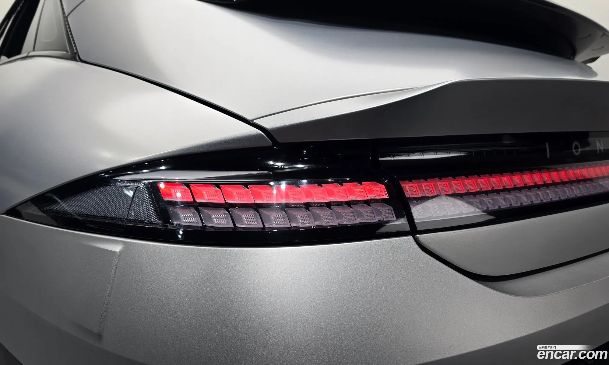 Hyundai Ioniq 6 2025 KMHM541CPSA104662 — 4