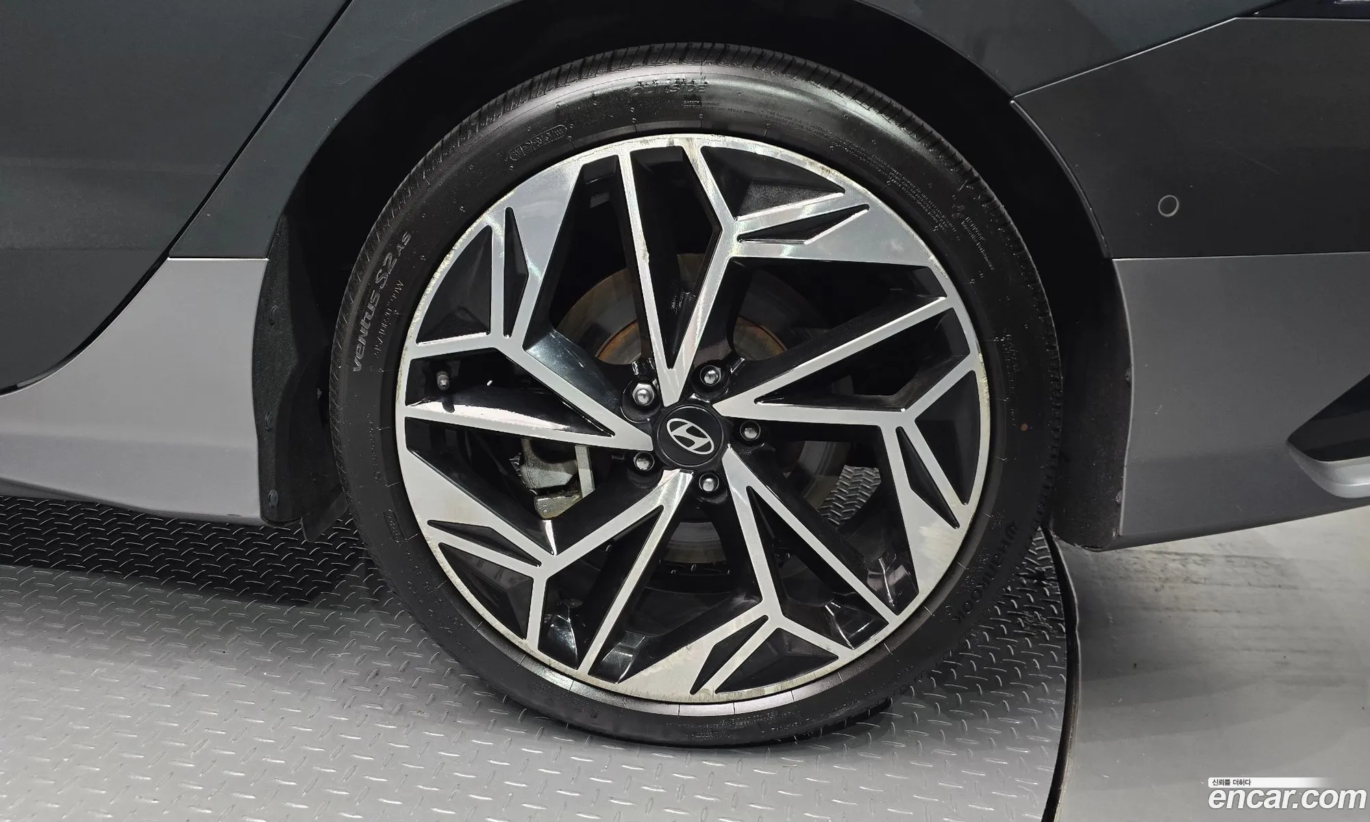 Hyundai Ioniq 6 2023 KMHM541CPPA041745 — 9