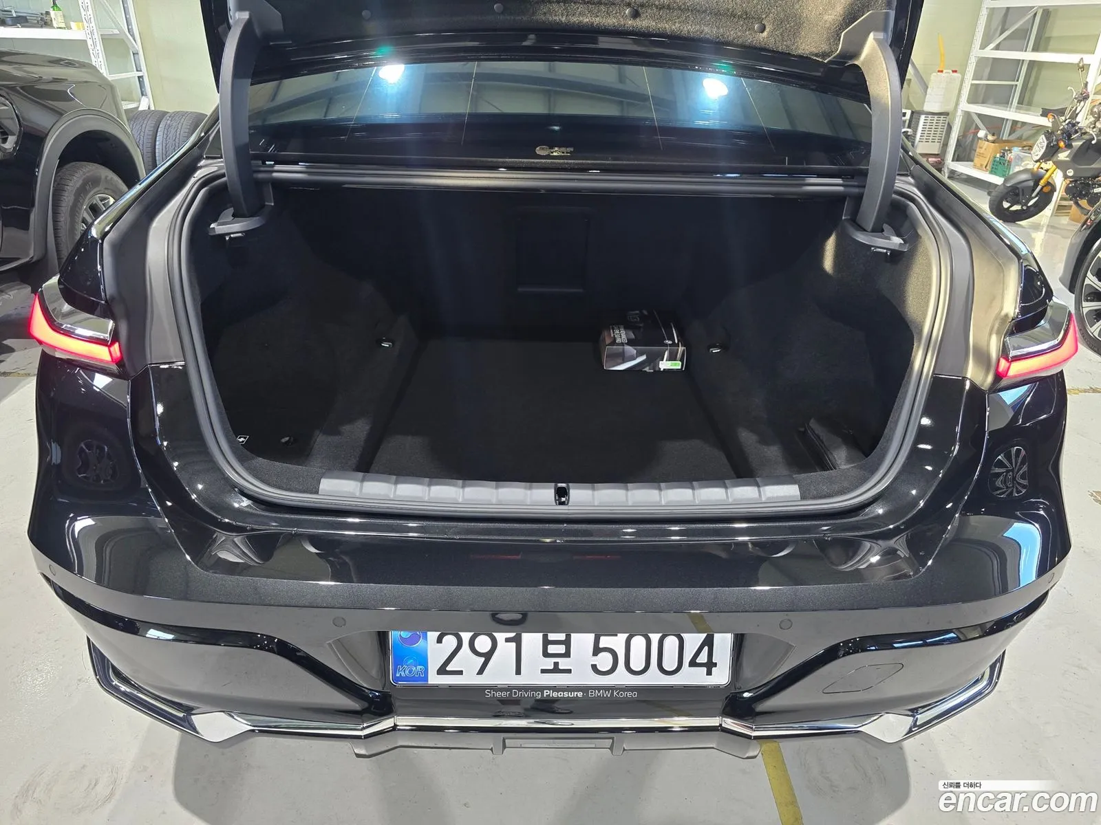 BMW 7 Series 2025 — 17
