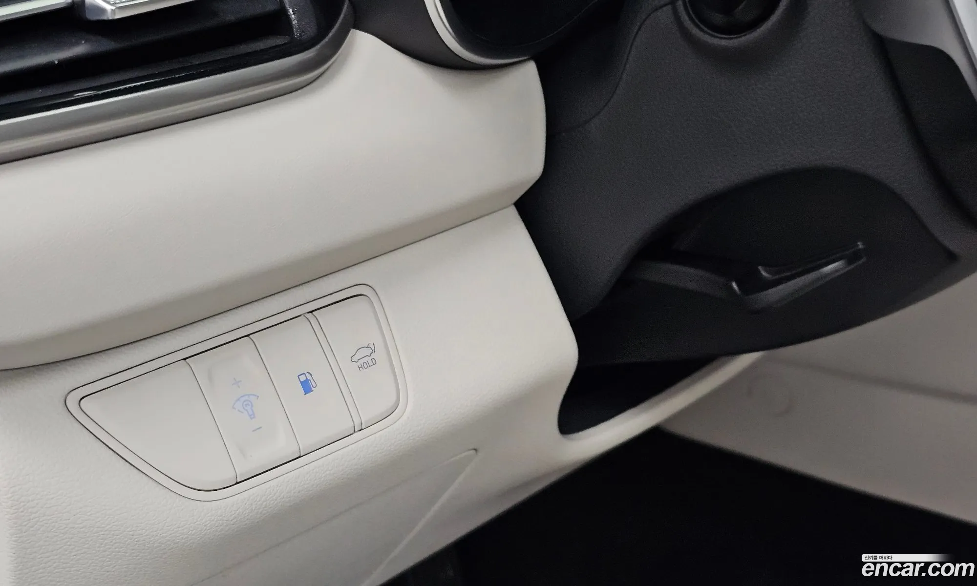 Genesis G70 2023 KMTG341CBRU132078 — 9