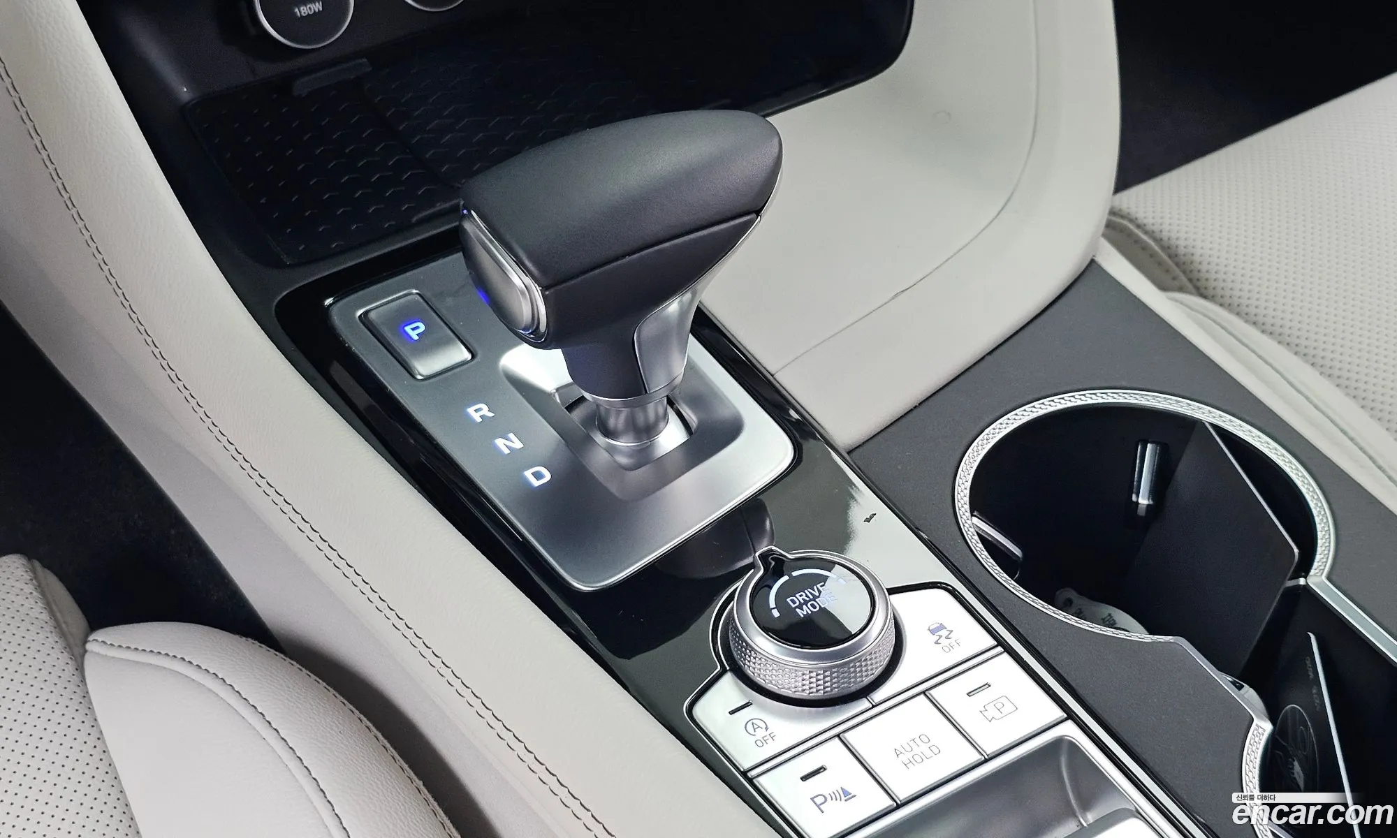 Genesis G70 2023 KMTG341CBRU132078 — 12
