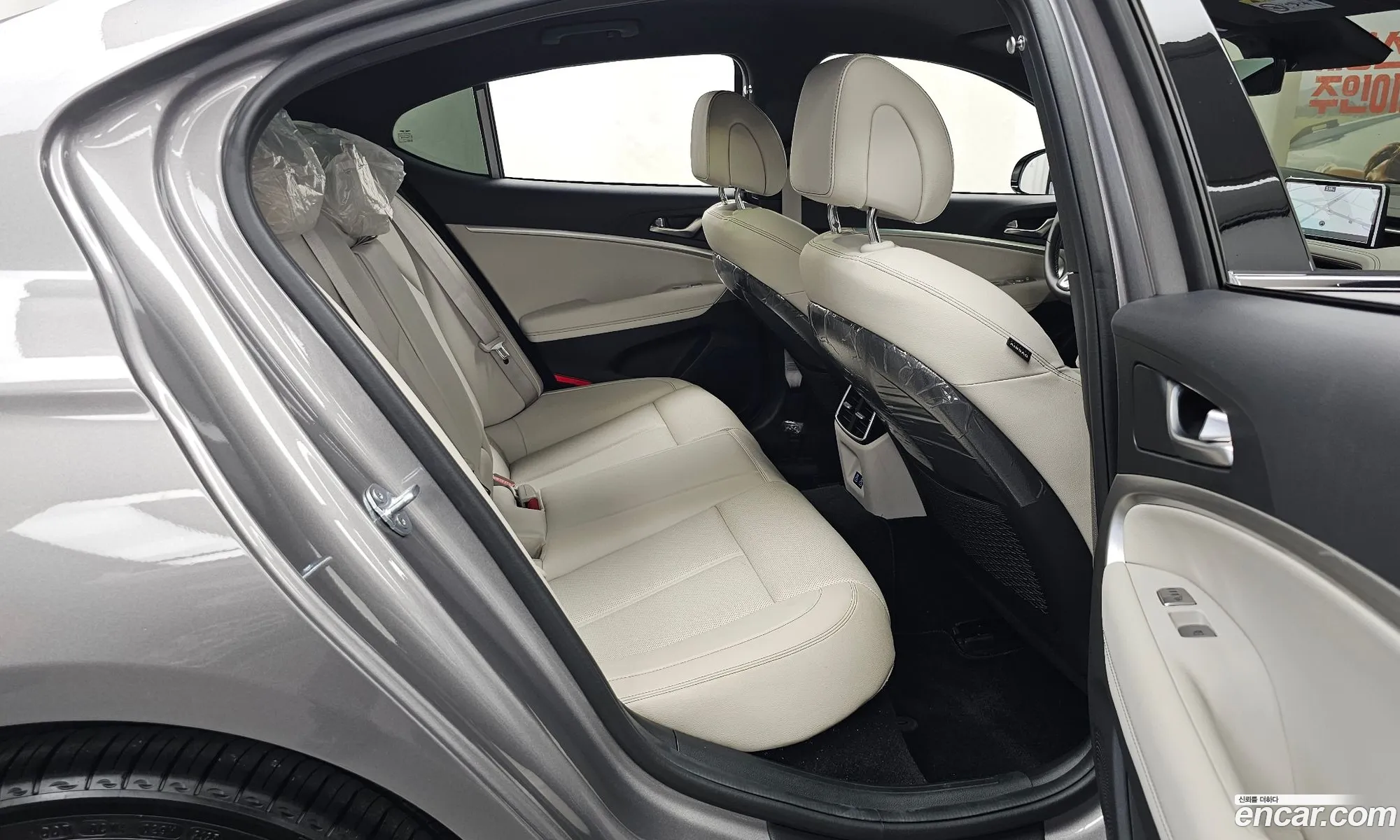 Genesis G70 2023 KMTG341CBRU132078 — 11