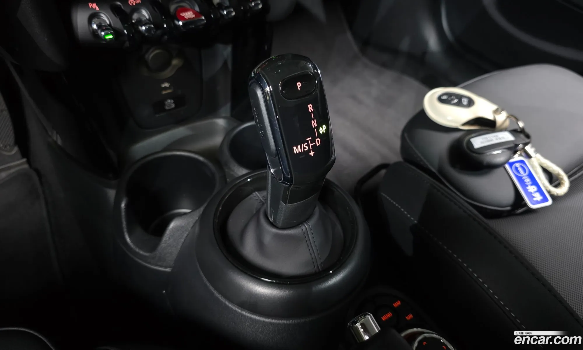Mini Cooper 2023 — 17