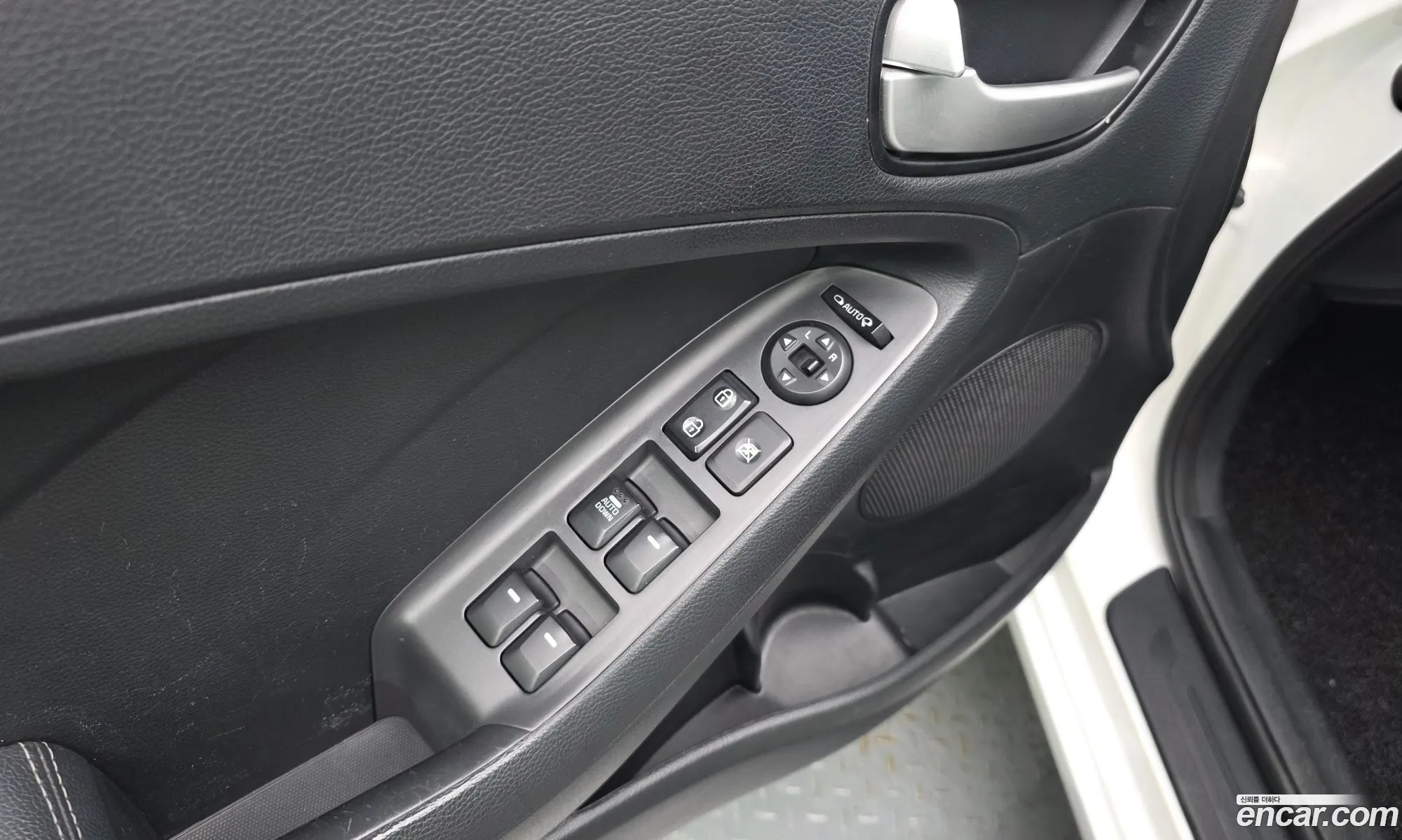 Kia K3 2017 KNAFK412BJA739823 — 15