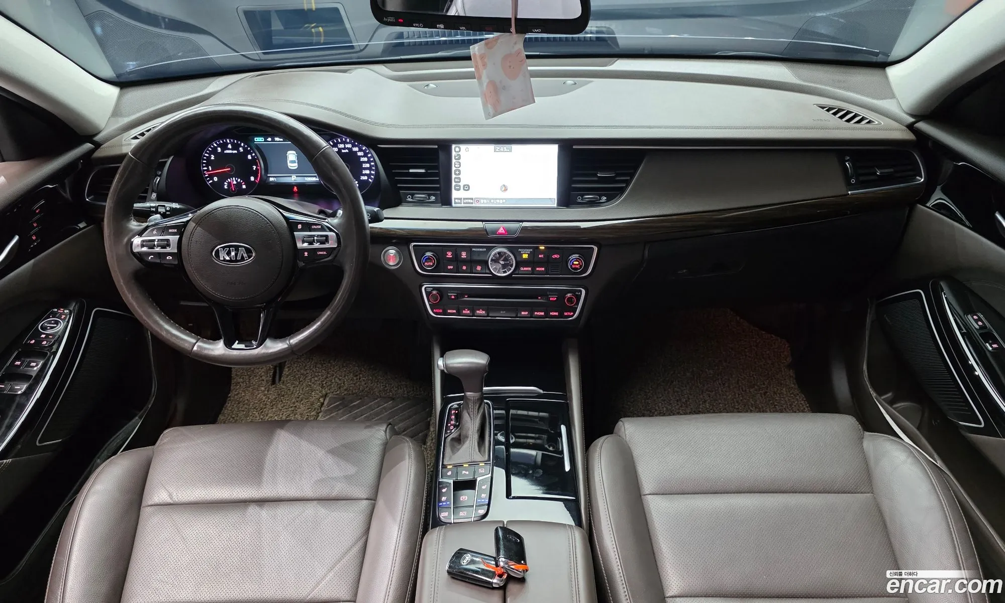 Kia K7 2018 KNALC411BJA126021 — 4