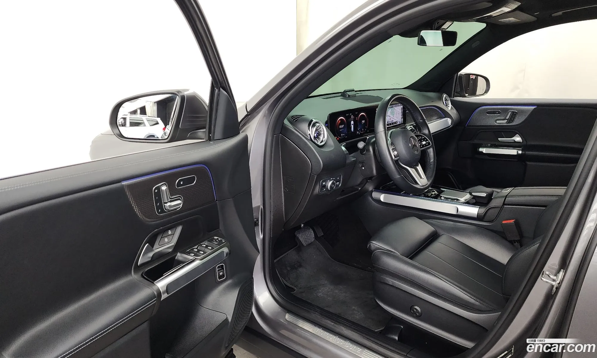 Mercedes-Benz GLB-Class X247 2021 — 12