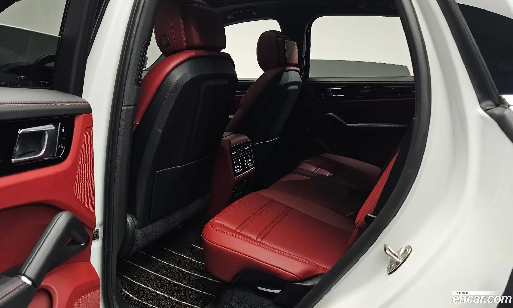 Porsche Cayenne 2021 — 32
