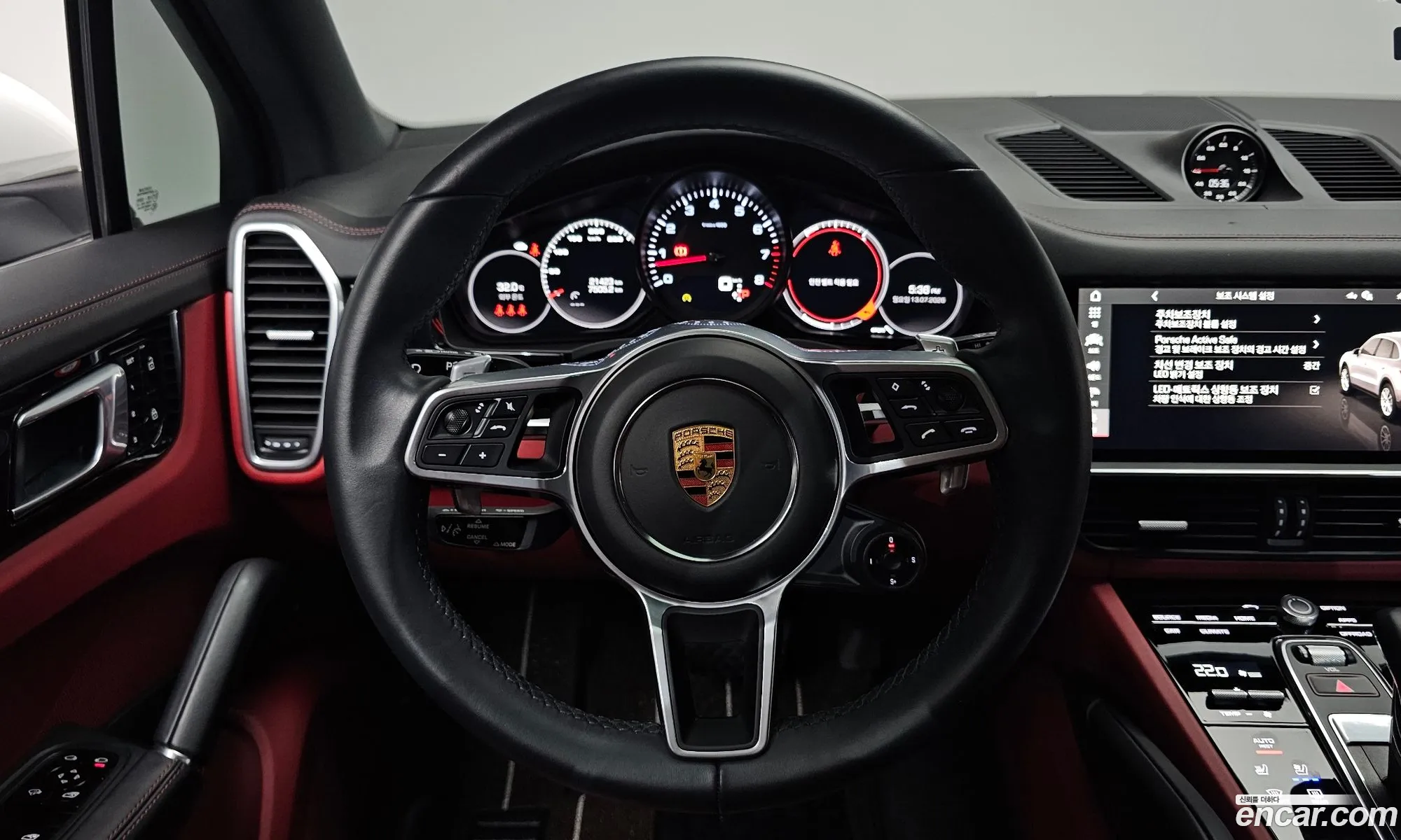 Porsche Cayenne 2021 — 16