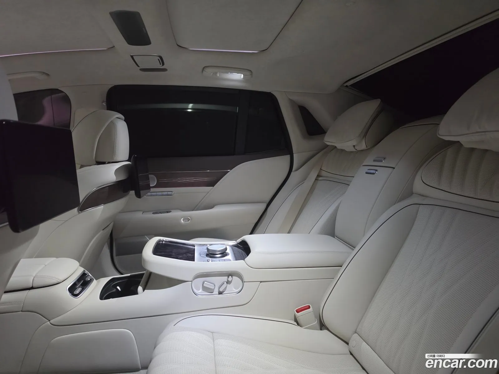 Genesis G90 2024 — 2
