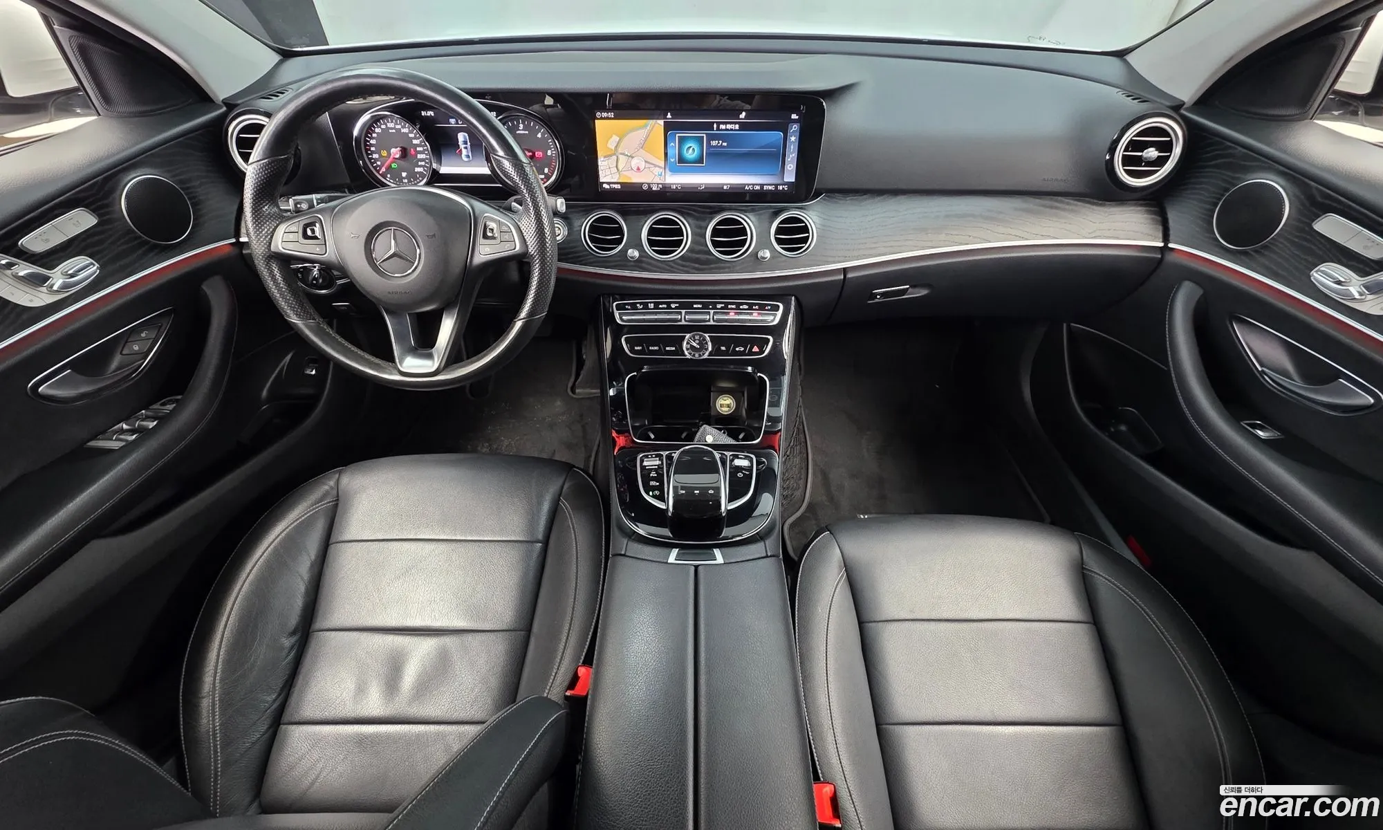 Mercedes-Benz E-Class W213 2017 WDDZF0EB1JA311034 — 8