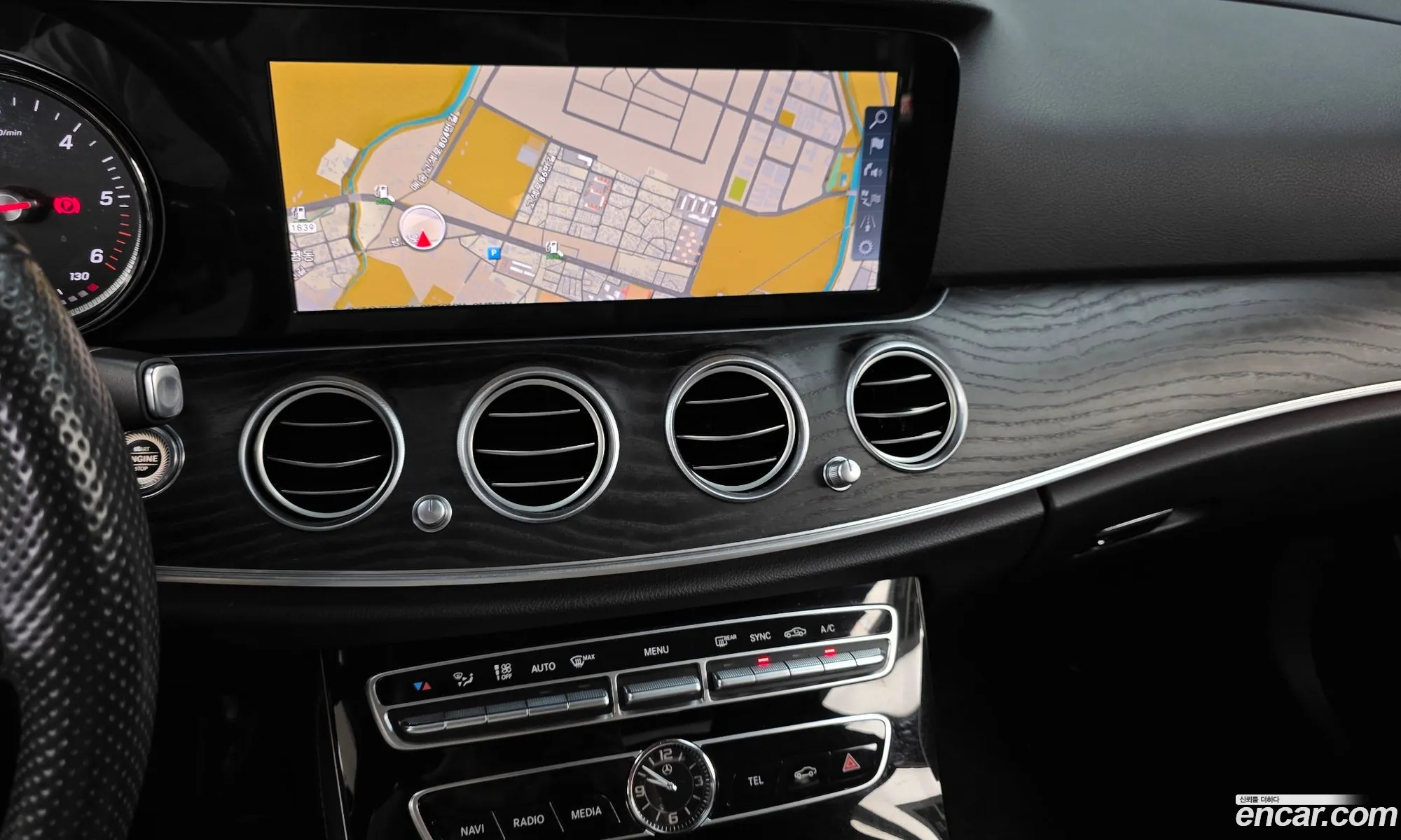 Mercedes-Benz E-Class W213 2017 WDDZF0EB1JA311034 — 13
