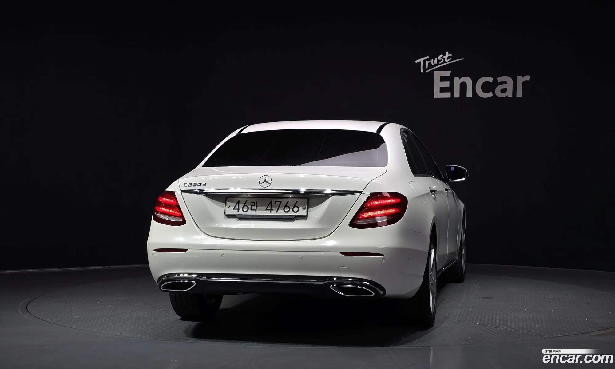 Mercedes-Benz E-Class W213 2017 WDDZF0EB1JA311034 — 3
