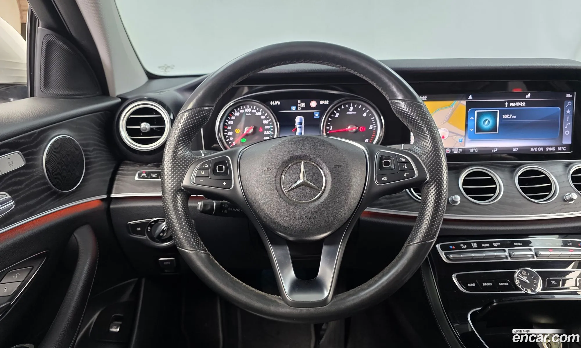 Mercedes-Benz E-Class W213 2017 WDDZF0EB1JA311034 — 10