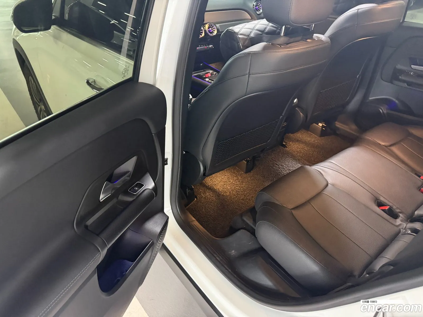 Mercedes-Benz GLB-Class X247 2021 — 12
