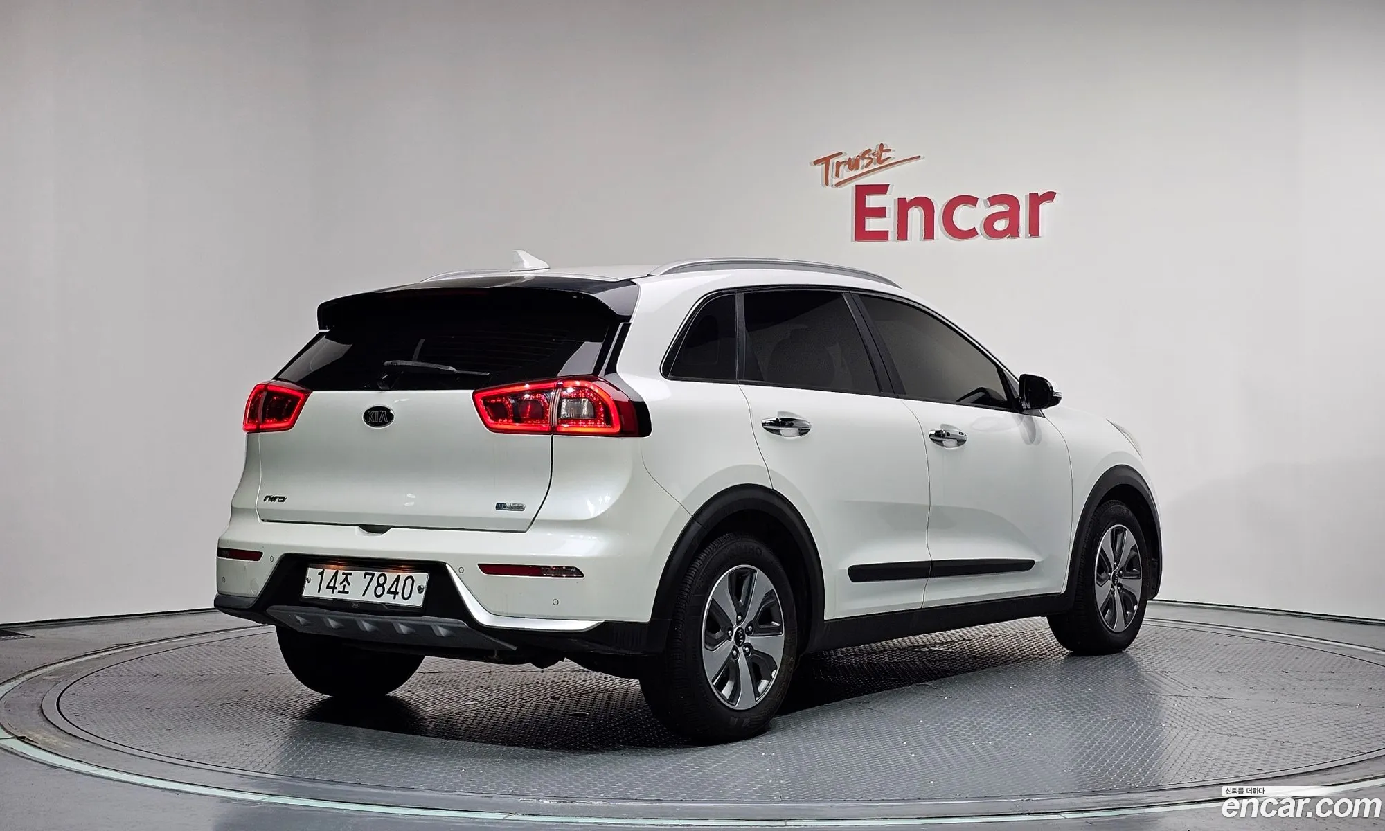 Kia Niro 2019 KNACC81CGKA269456 — 9