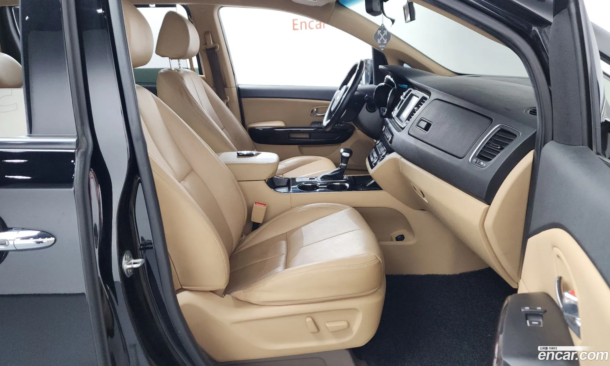 Kia Carnival 2019 KNAME81ABLS618023 — 3