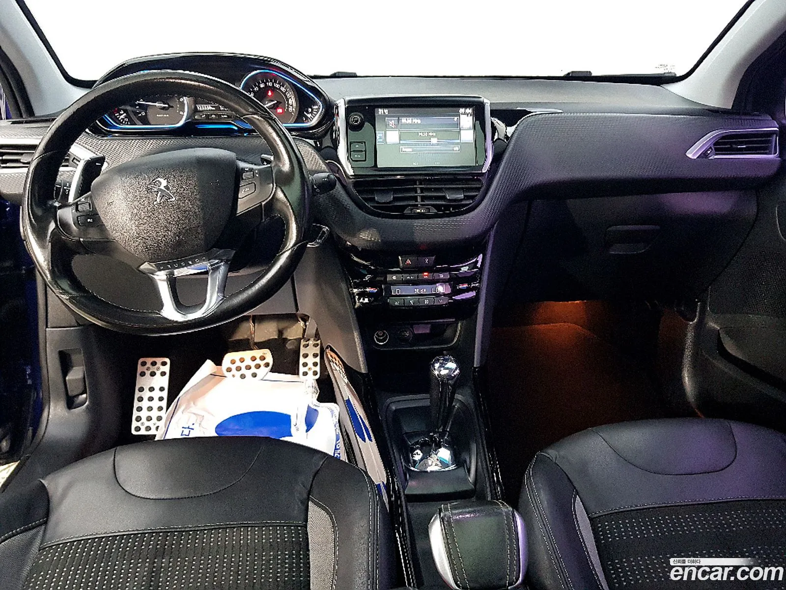 Peugeot 2008 2015 — 18