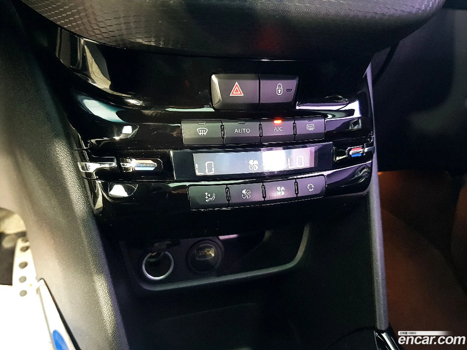 Peugeot 2008 2015 — 2