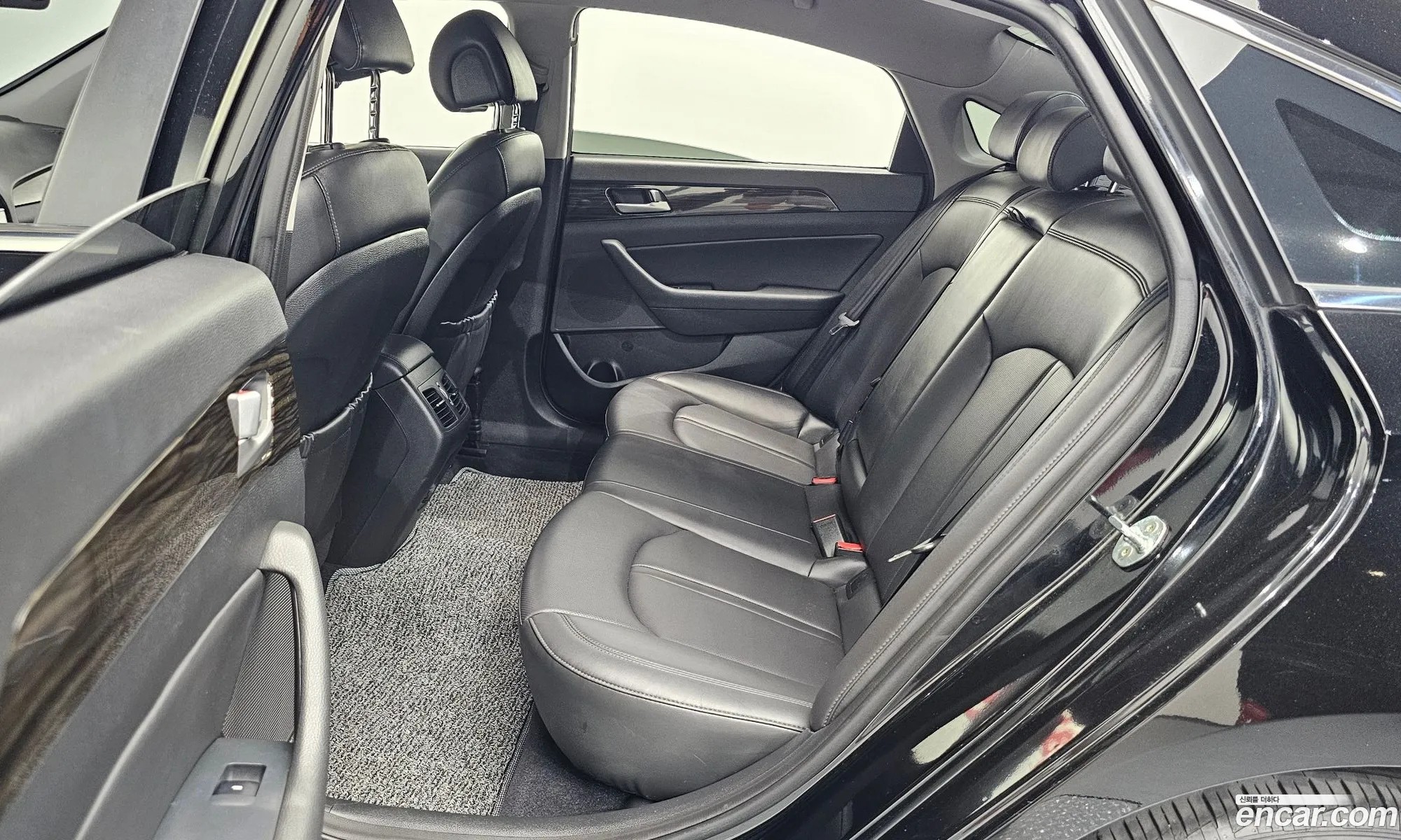 Hyundai LF Sonata 2015 KMHE341CBGA165561 — 18