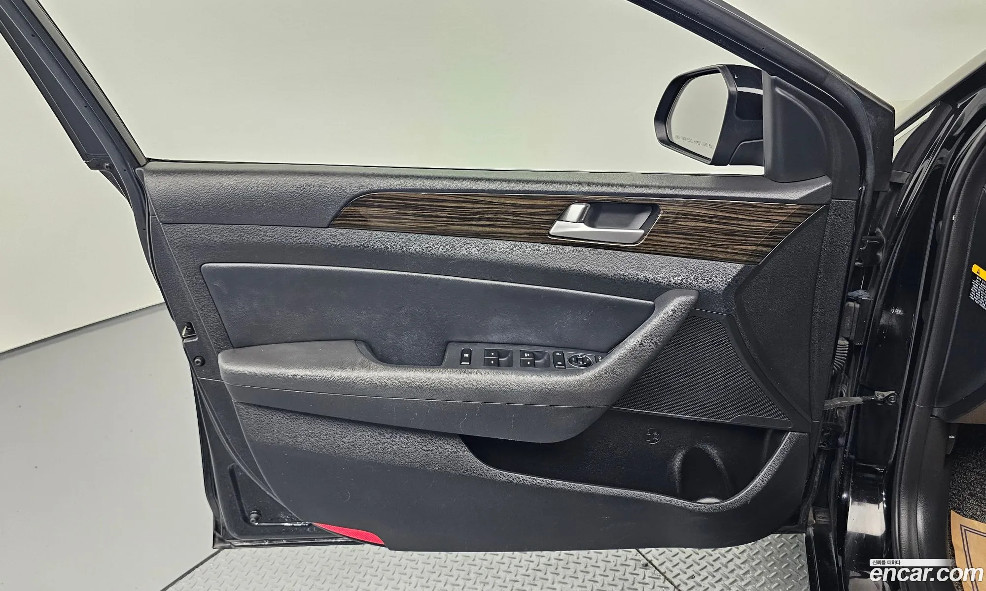 Hyundai LF Sonata 2015 KMHE341CBGA165561 — 5