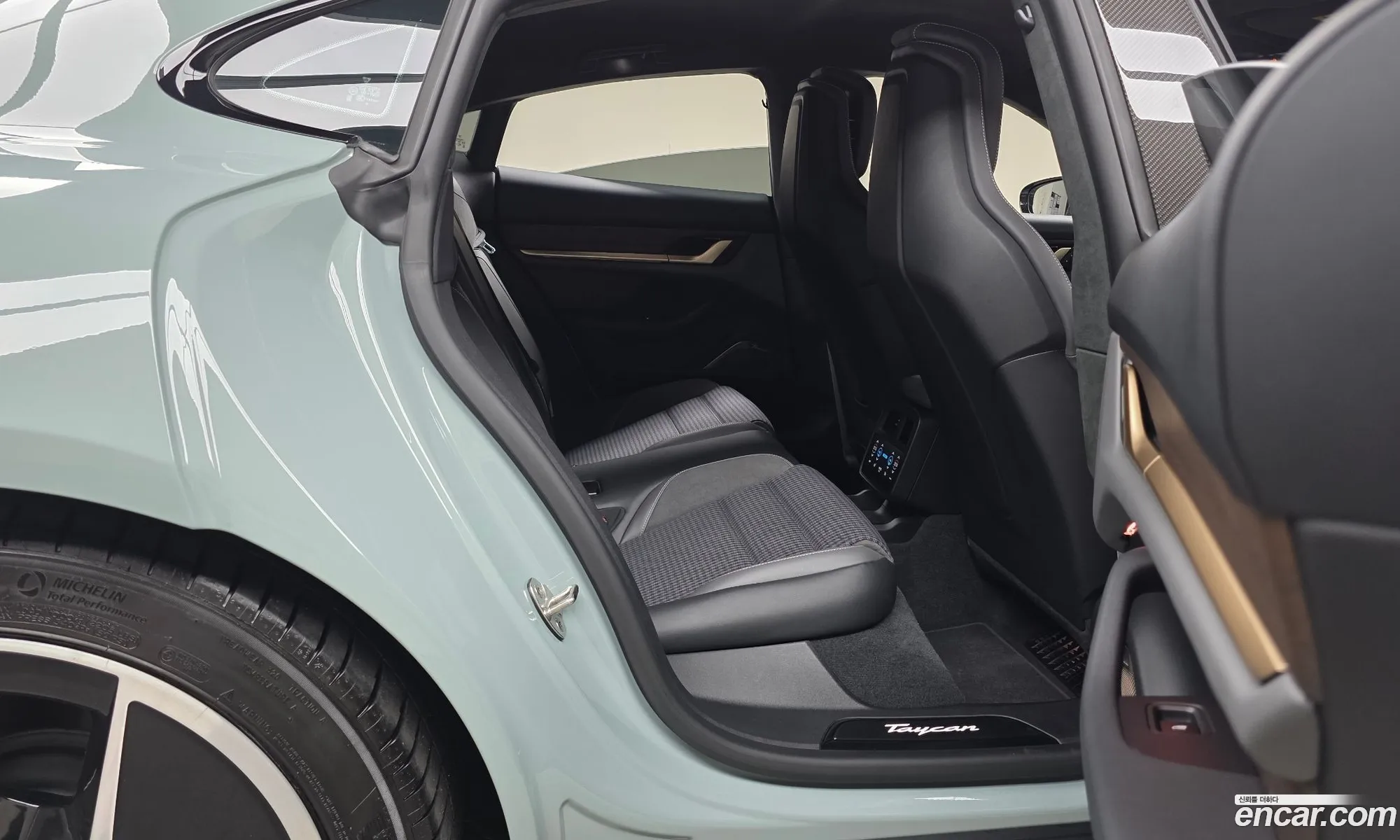 Porsche Taycan 2024 — 6