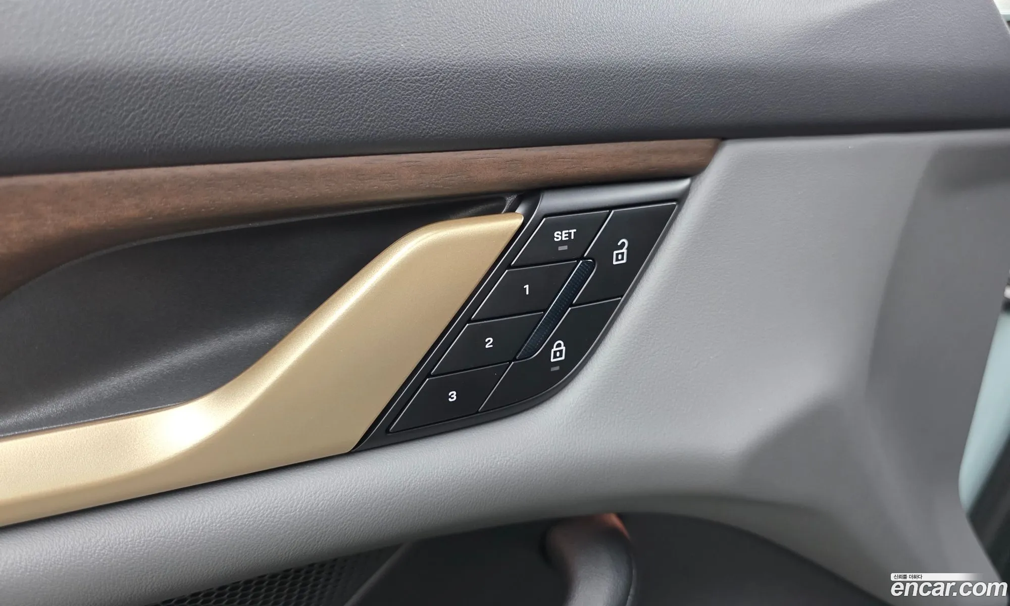 Porsche Taycan 2024 — 17