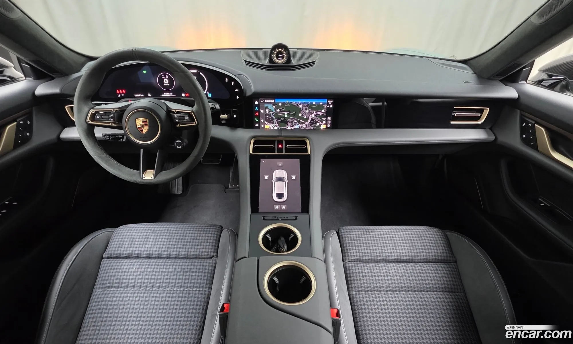 Porsche Taycan 2024 — 3