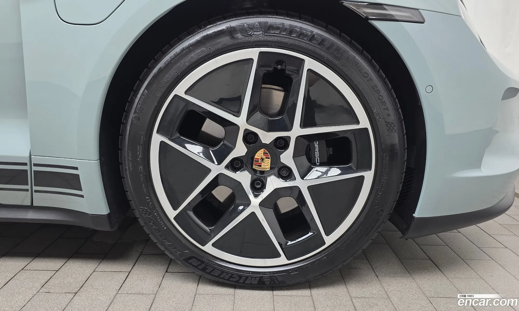 Porsche Taycan 2024 — 31