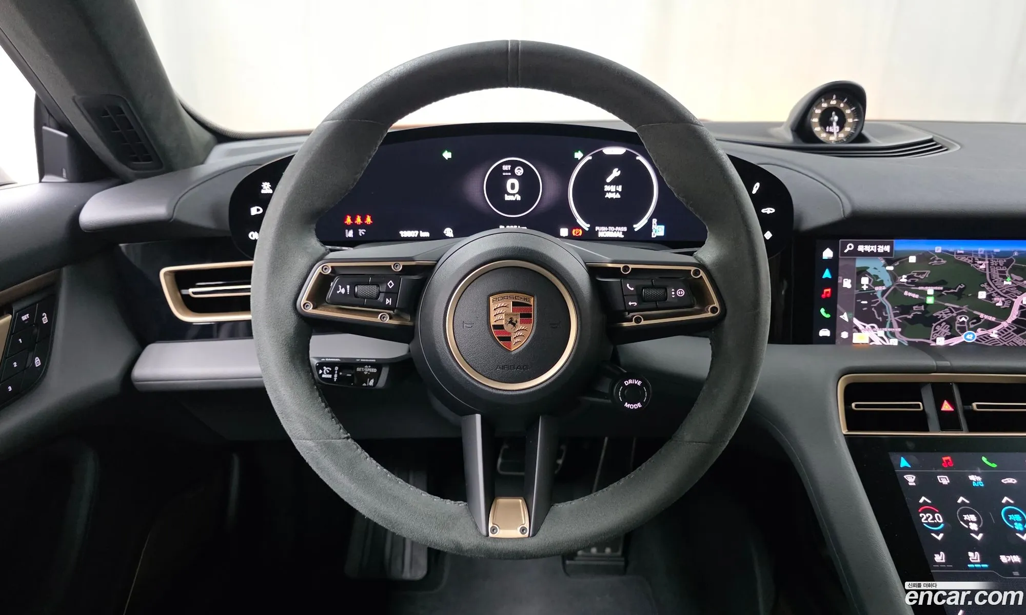 Porsche Taycan 2024 — 11