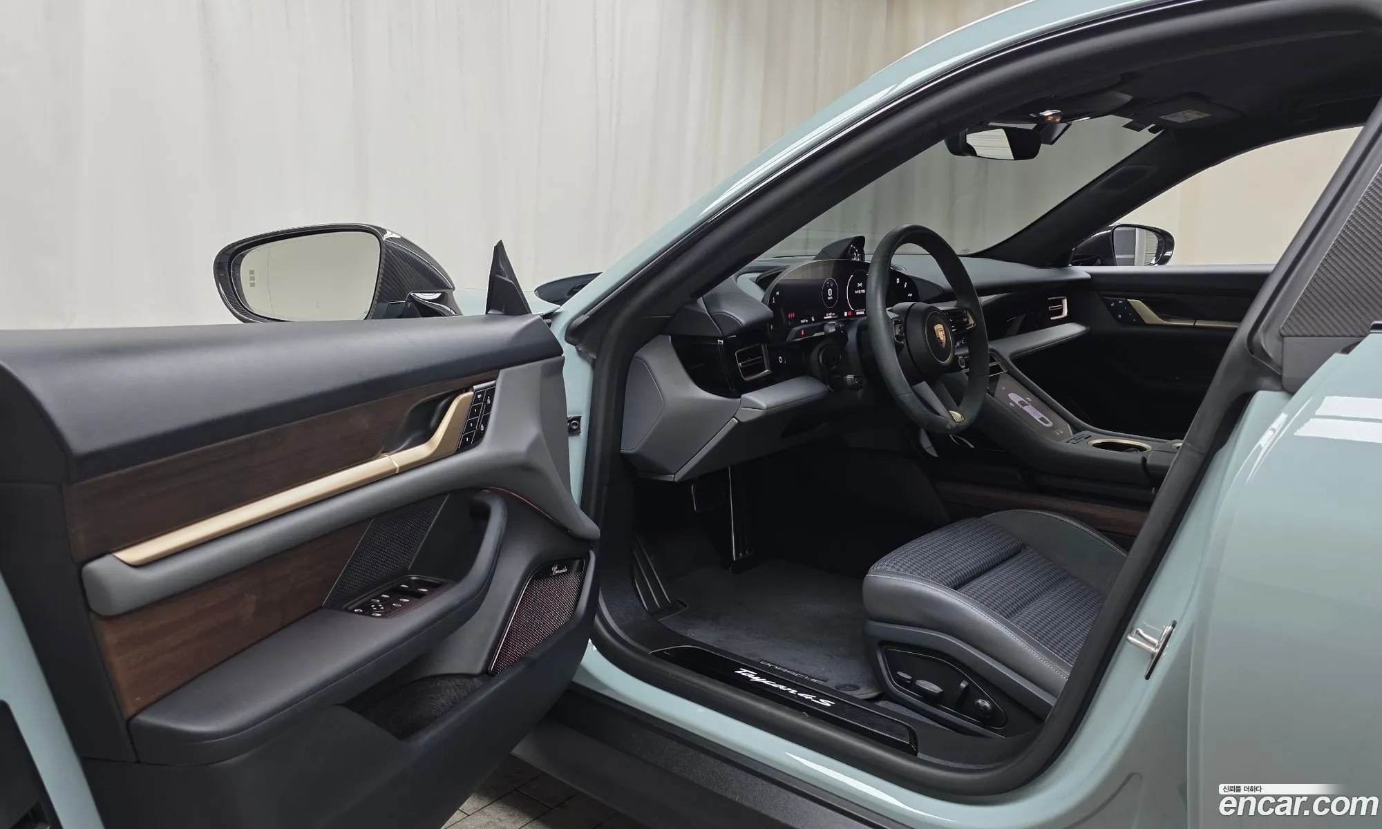 Porsche Taycan 2024 — 2