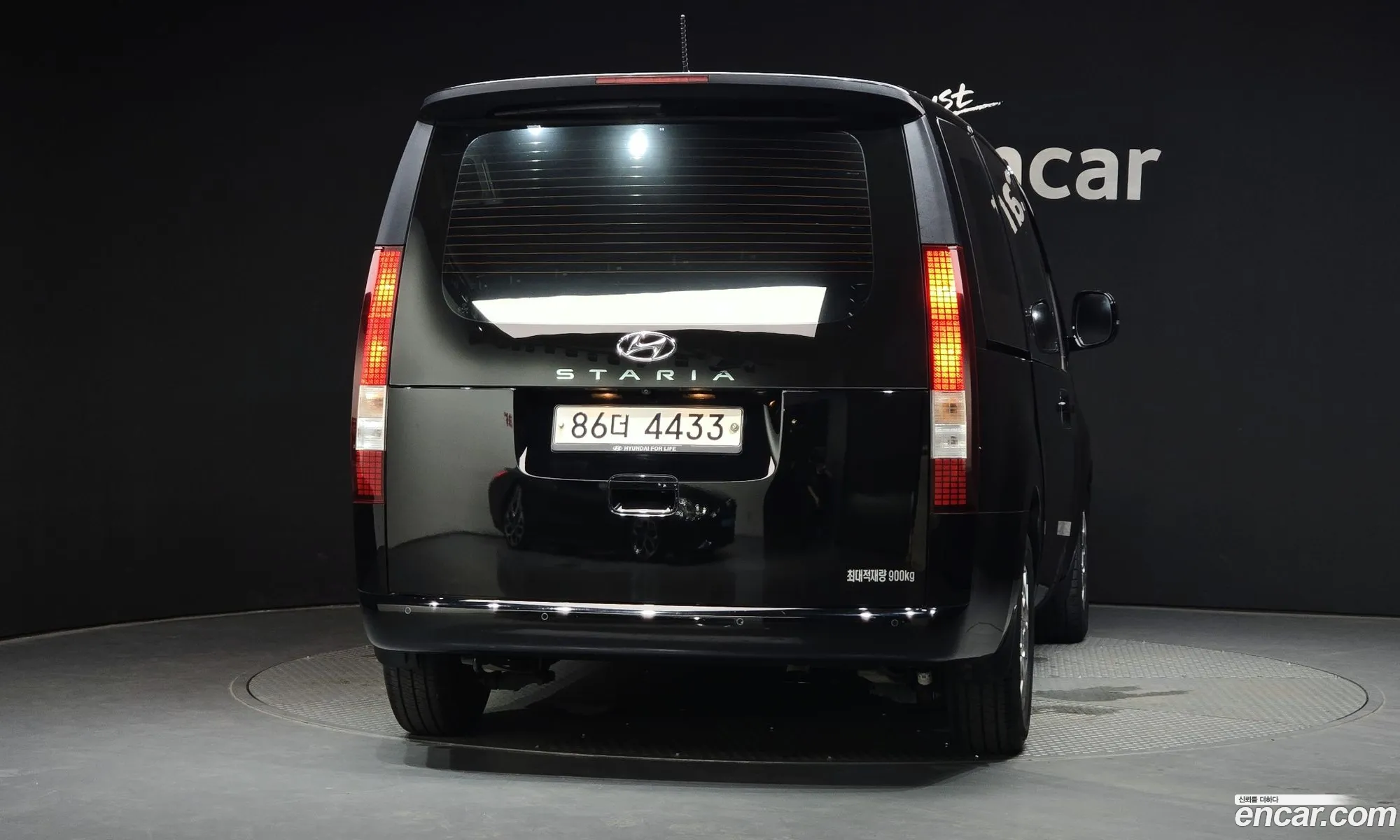 Hyundai Staria 2021 KMFYDX71BNU024663 — 2