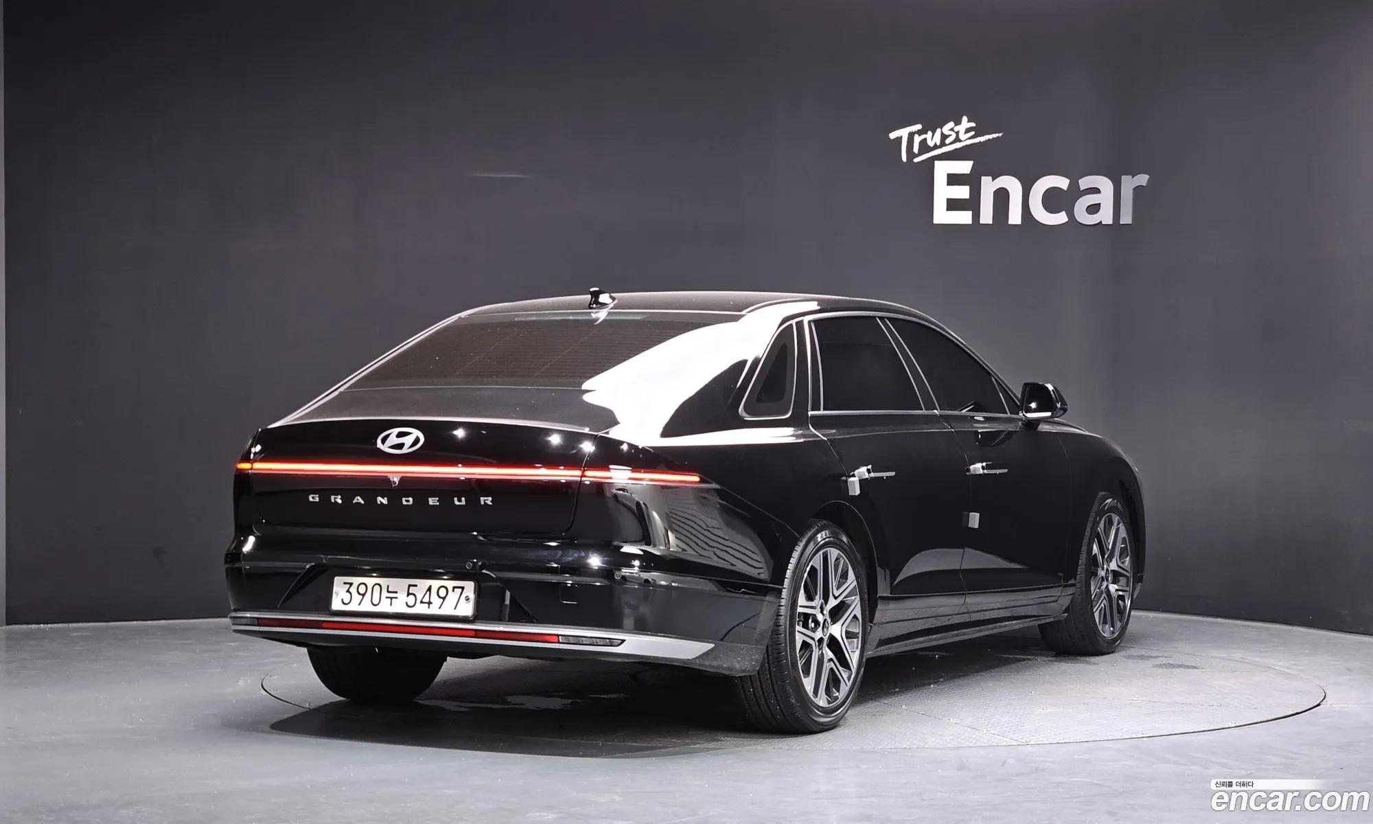 Hyundai Grandeur 2023 — 18
