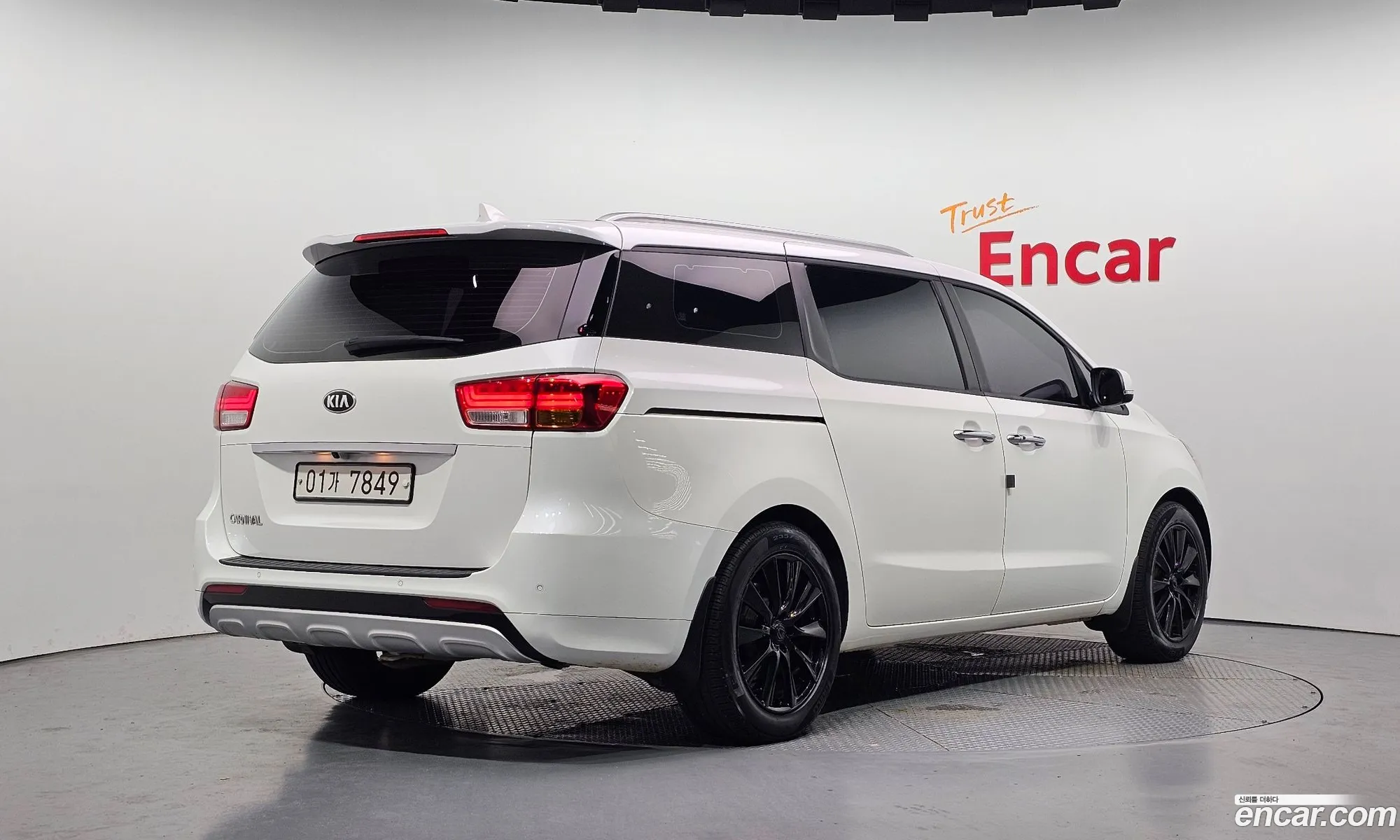 Kia Carnival 2016 KNAMC81ABGS240193 — 17