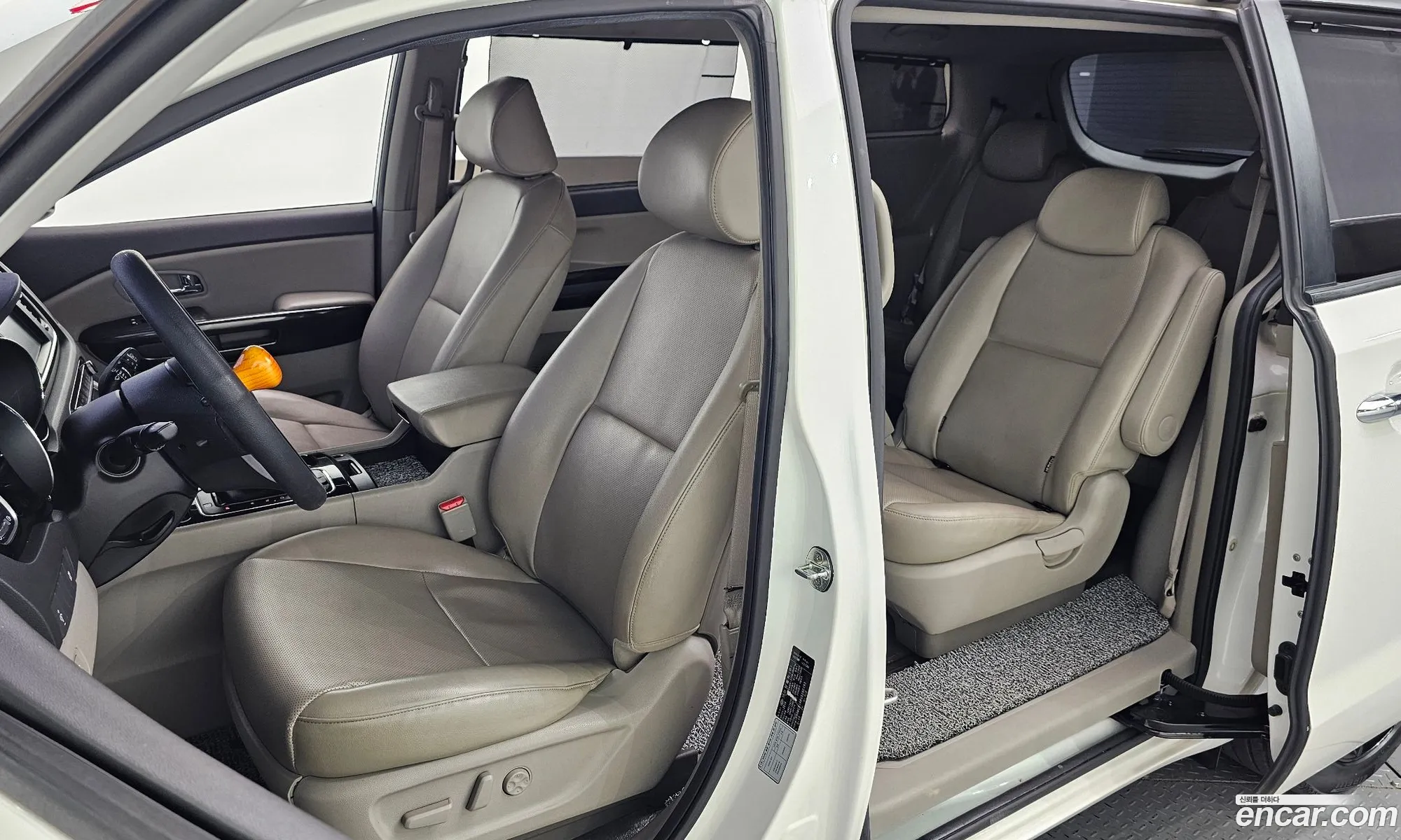 Kia Carnival 2016 KNAMC81ABGS240193 — 14