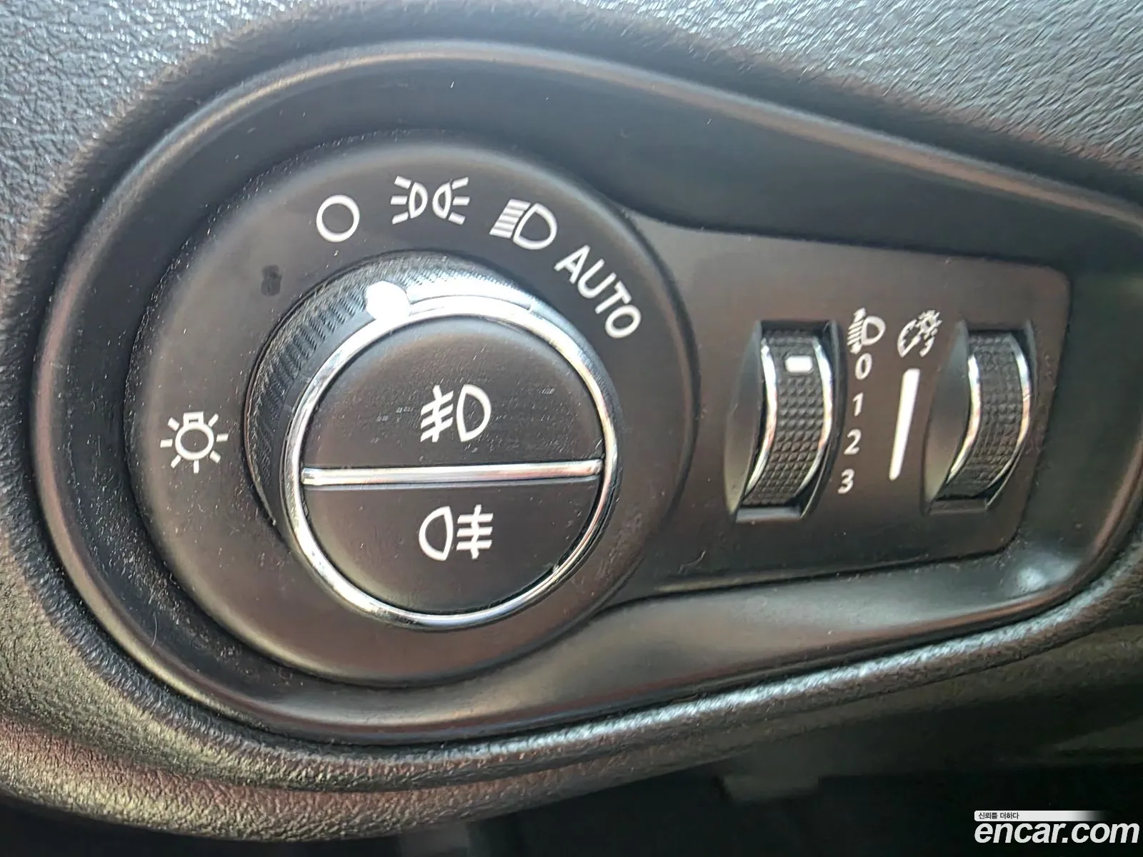 Jeep Renegade 2016 — 12