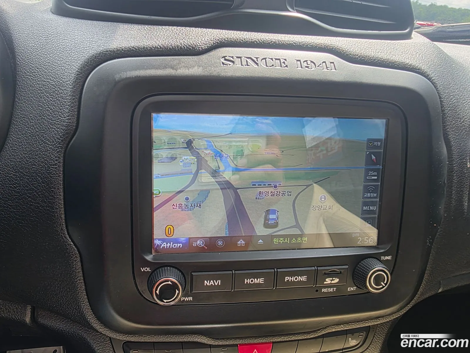 Jeep Renegade 2016 — 10