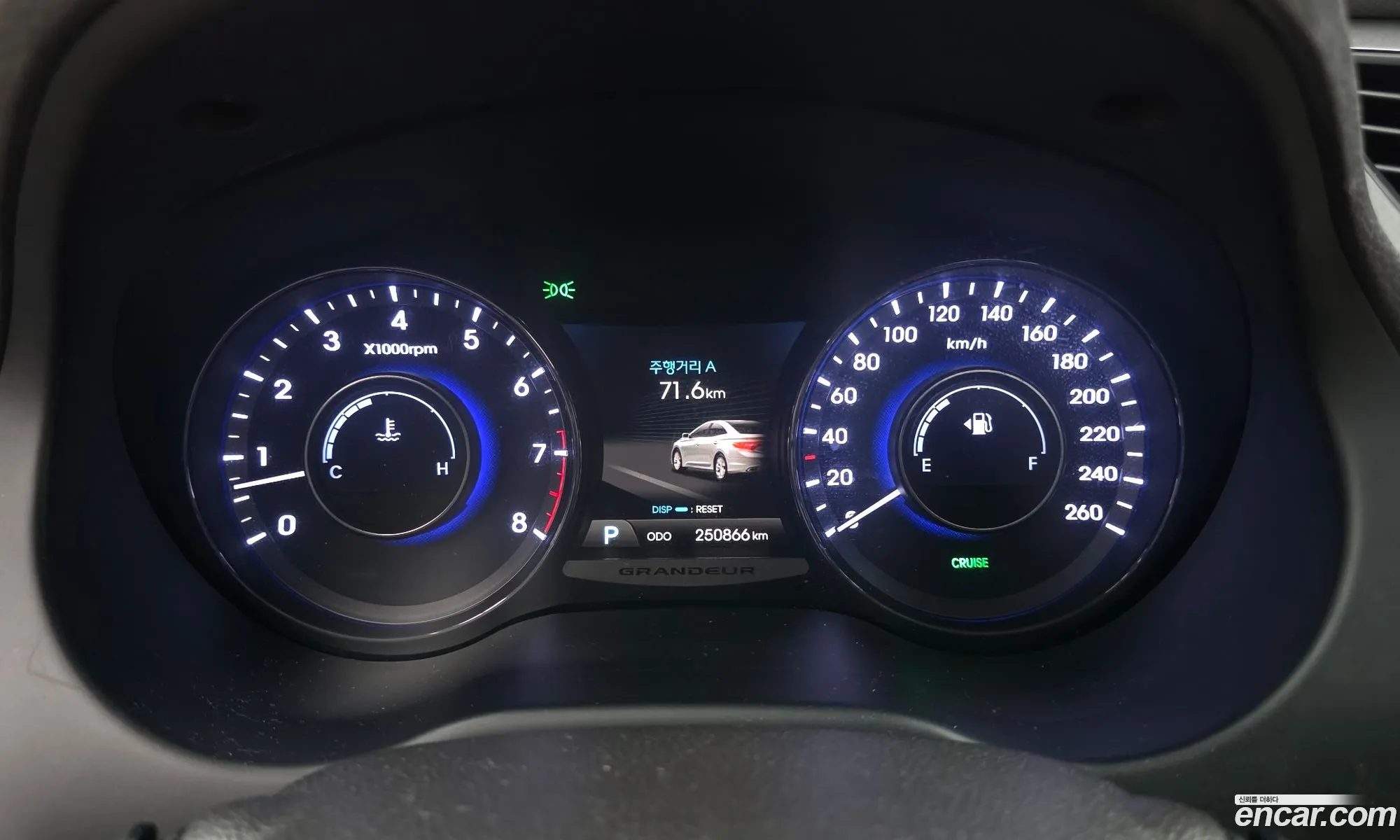 Hyundai Grandeur HG 2012 — 17