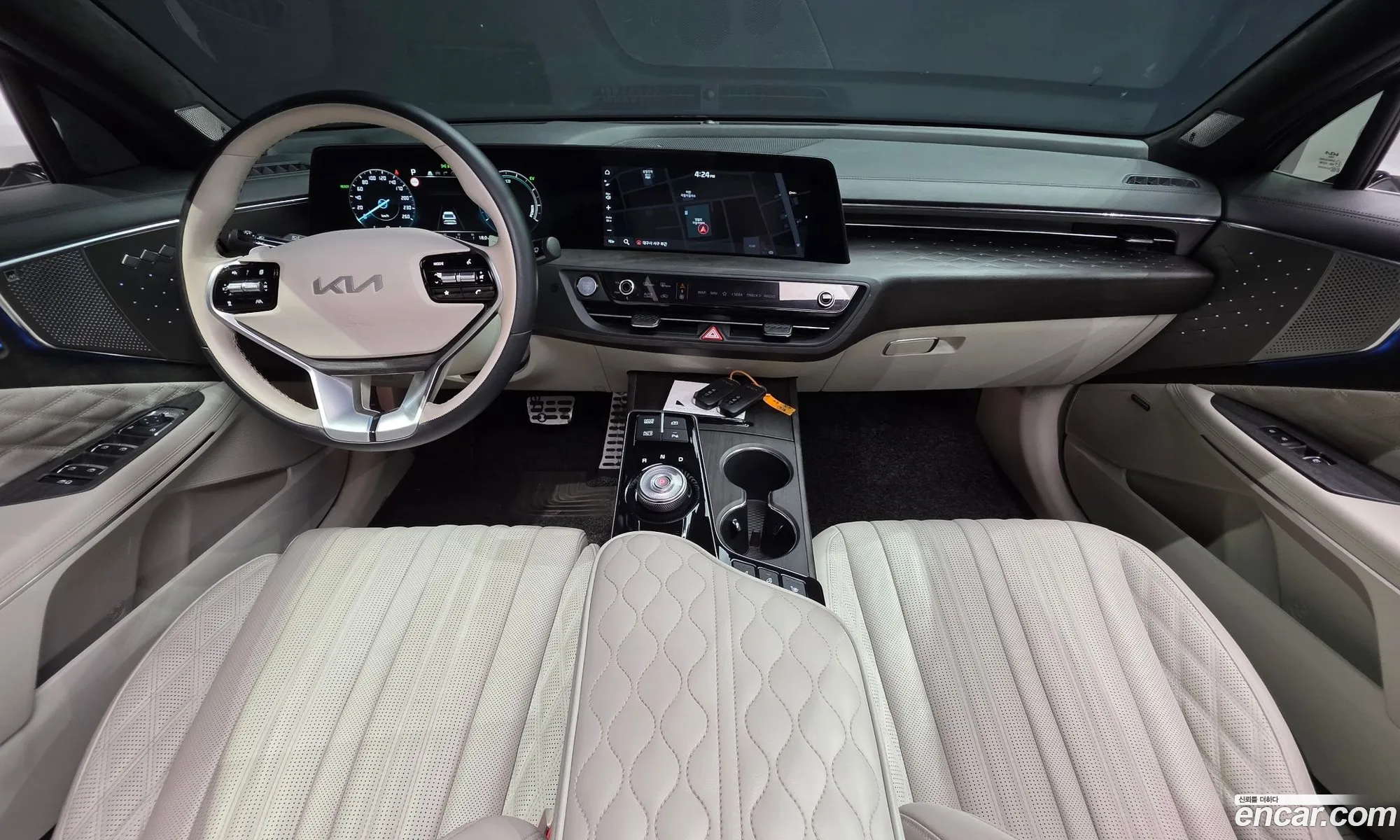 Kia K8 Hybrid 2023 — 4