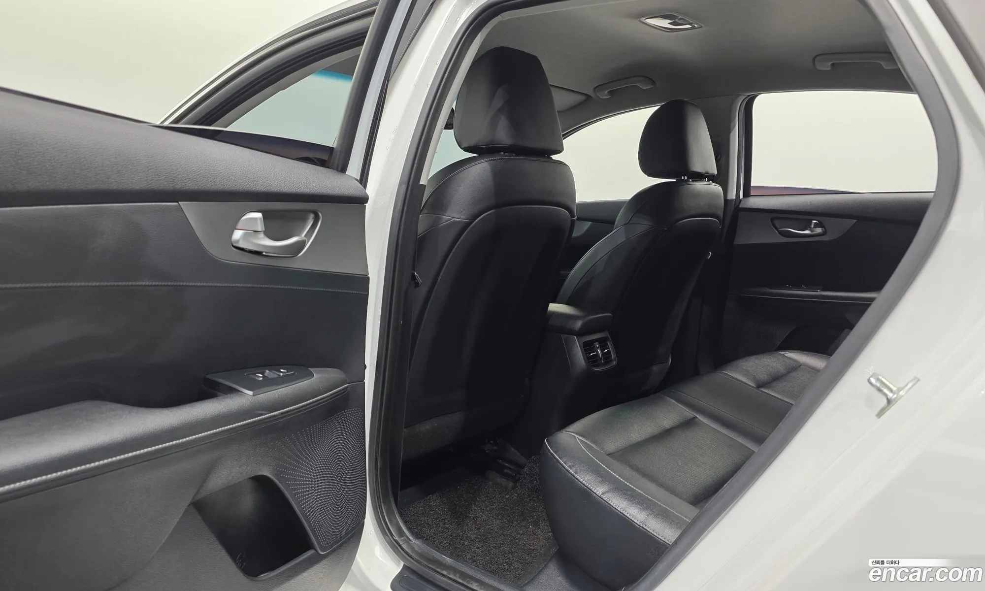 Kia K3 2018 — 8