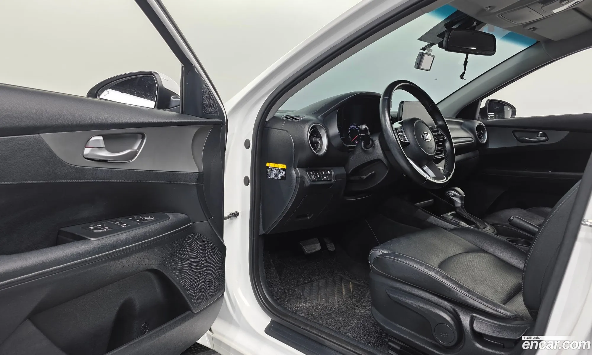 Kia K3 2018 — 17