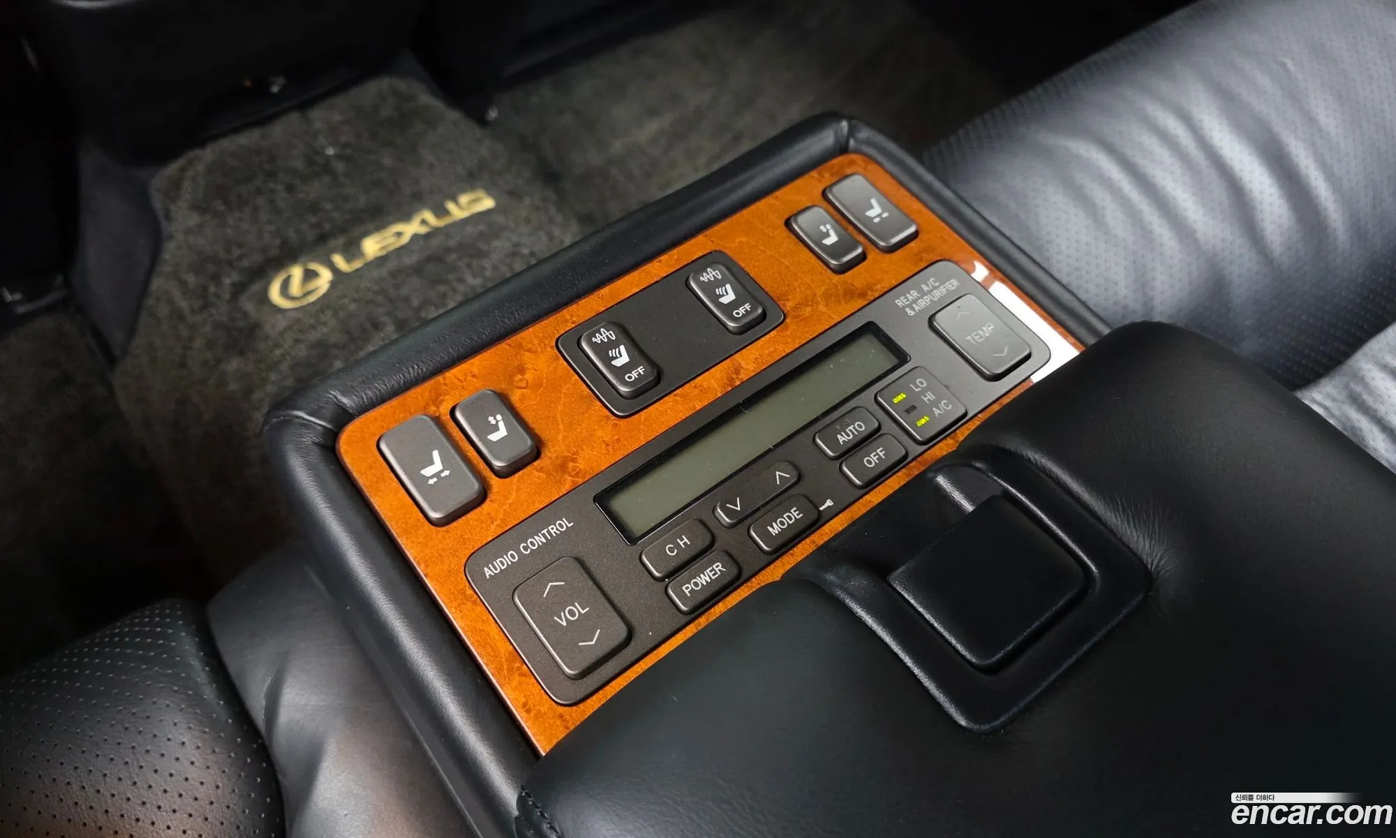 Lexus LS430 2002 JTHBN30F320090486 — 7