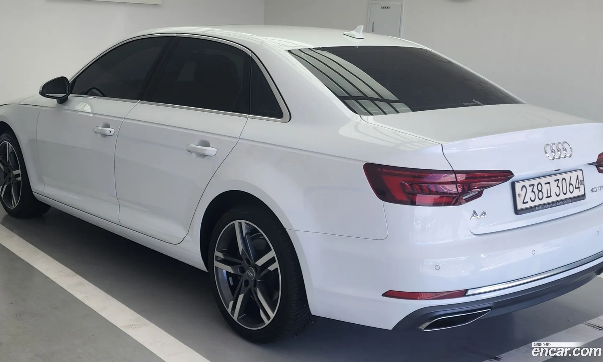 Audi A4 2019 — 4