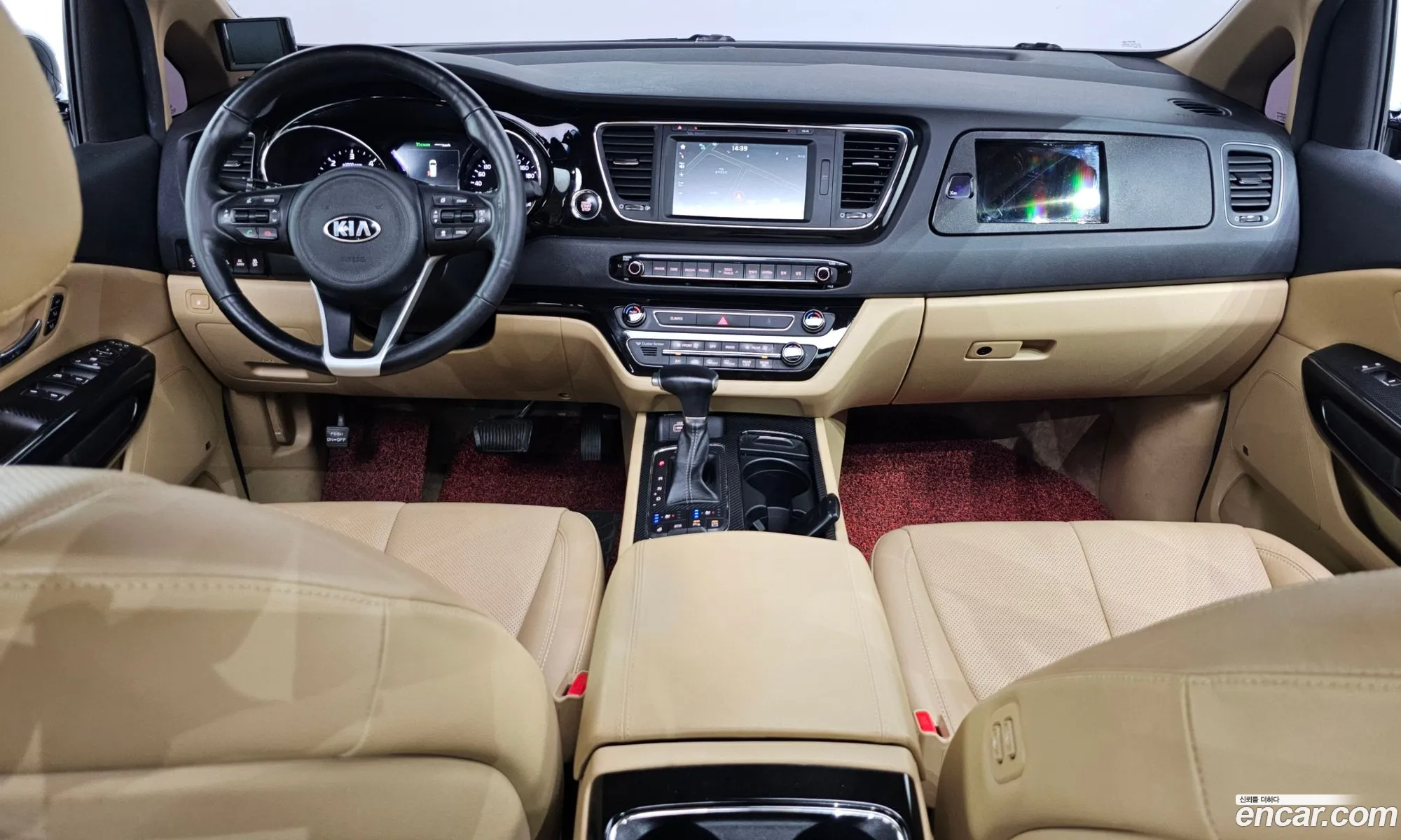 Kia Carnival 2017 KNAME81ABHS307607 — 2