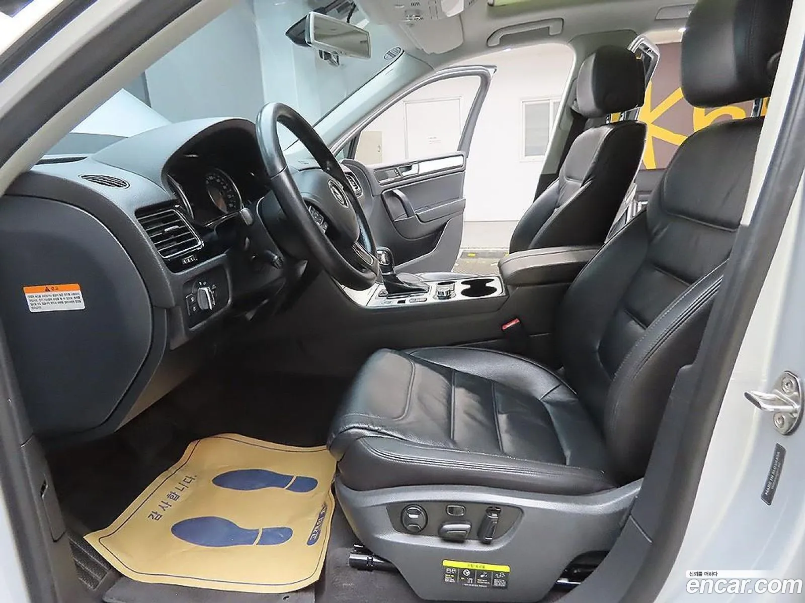 Volkswagen Touareg 2014 — 12