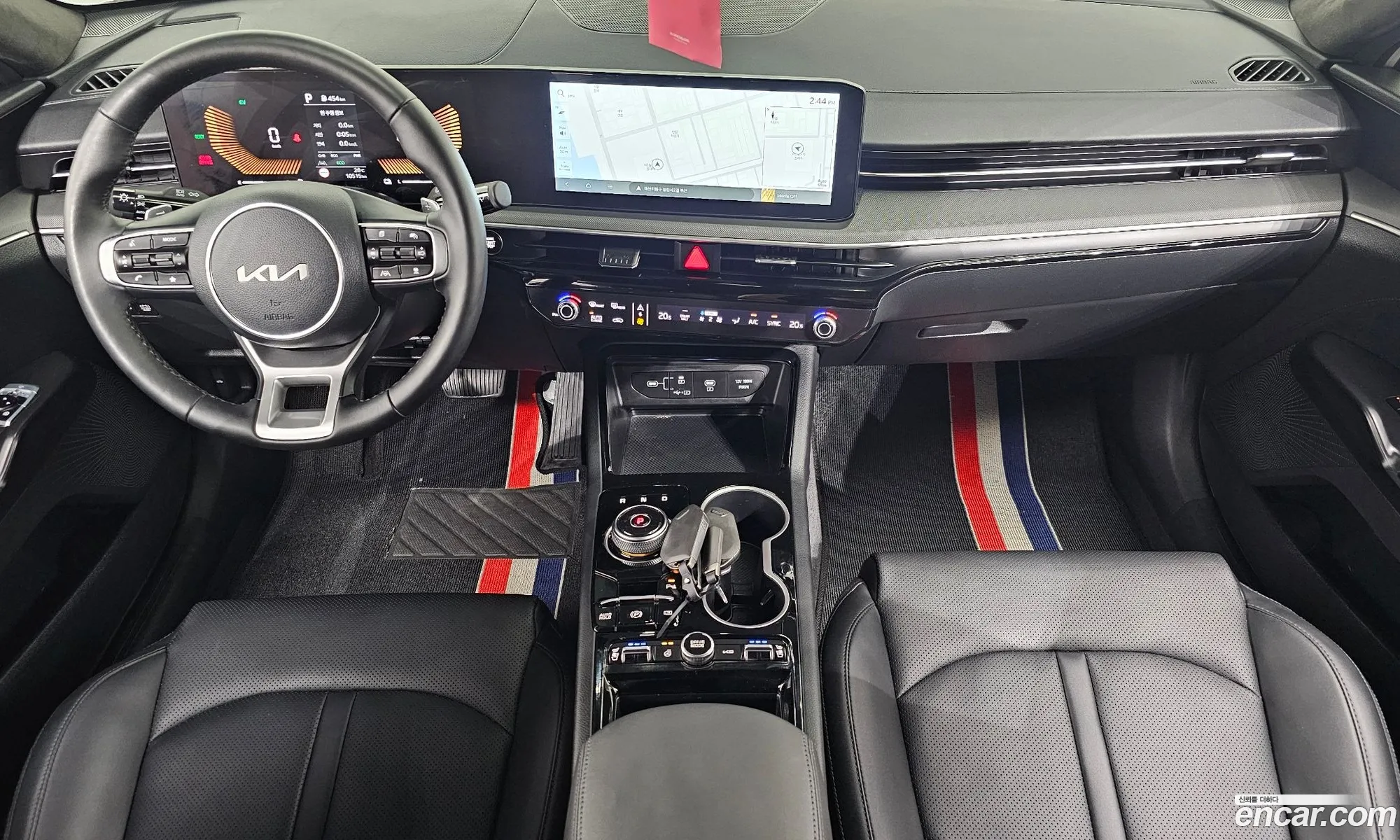 Kia K5 Hybrid 2025 — 4