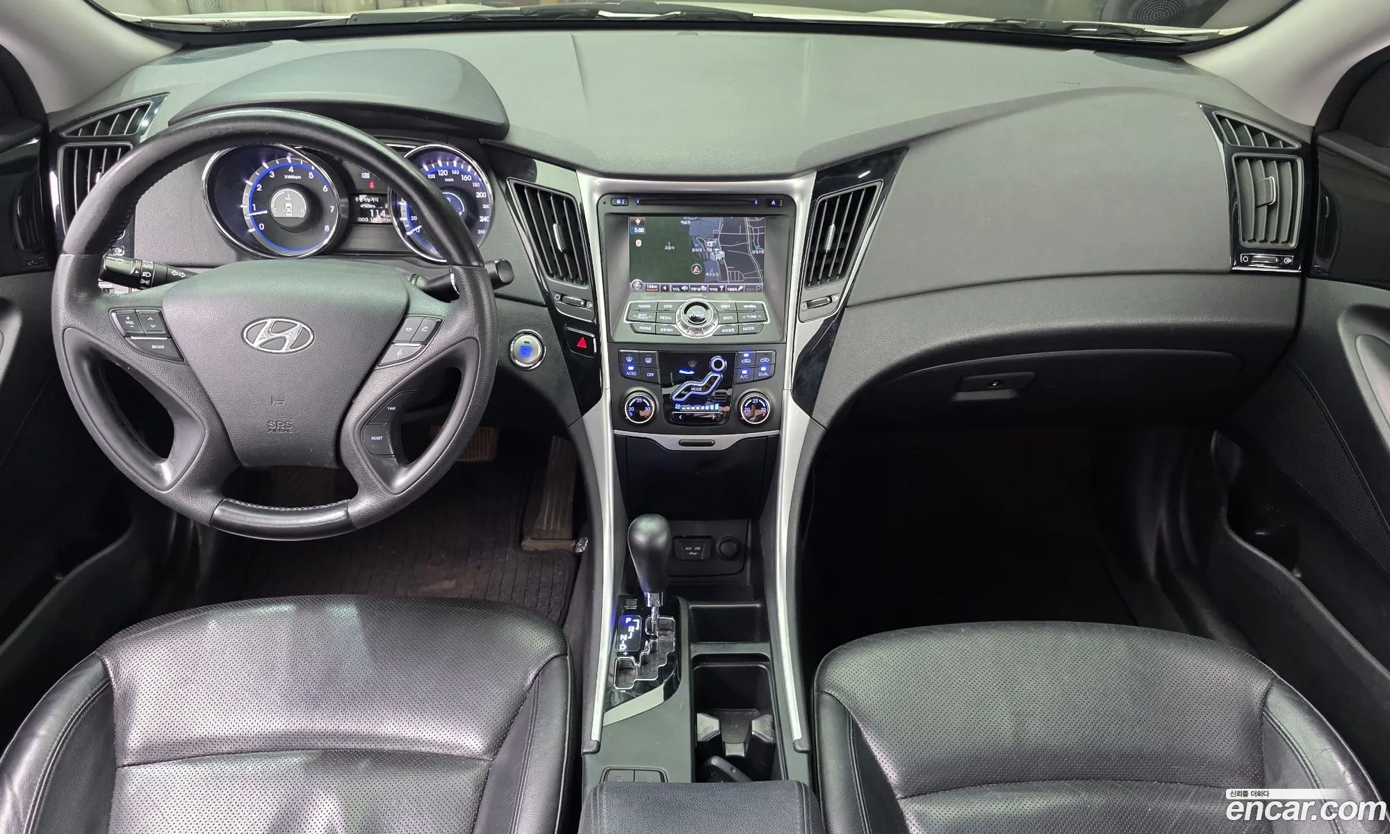 Hyundai YF Sonata 2010 KMHEC41BBAA103694 — 3