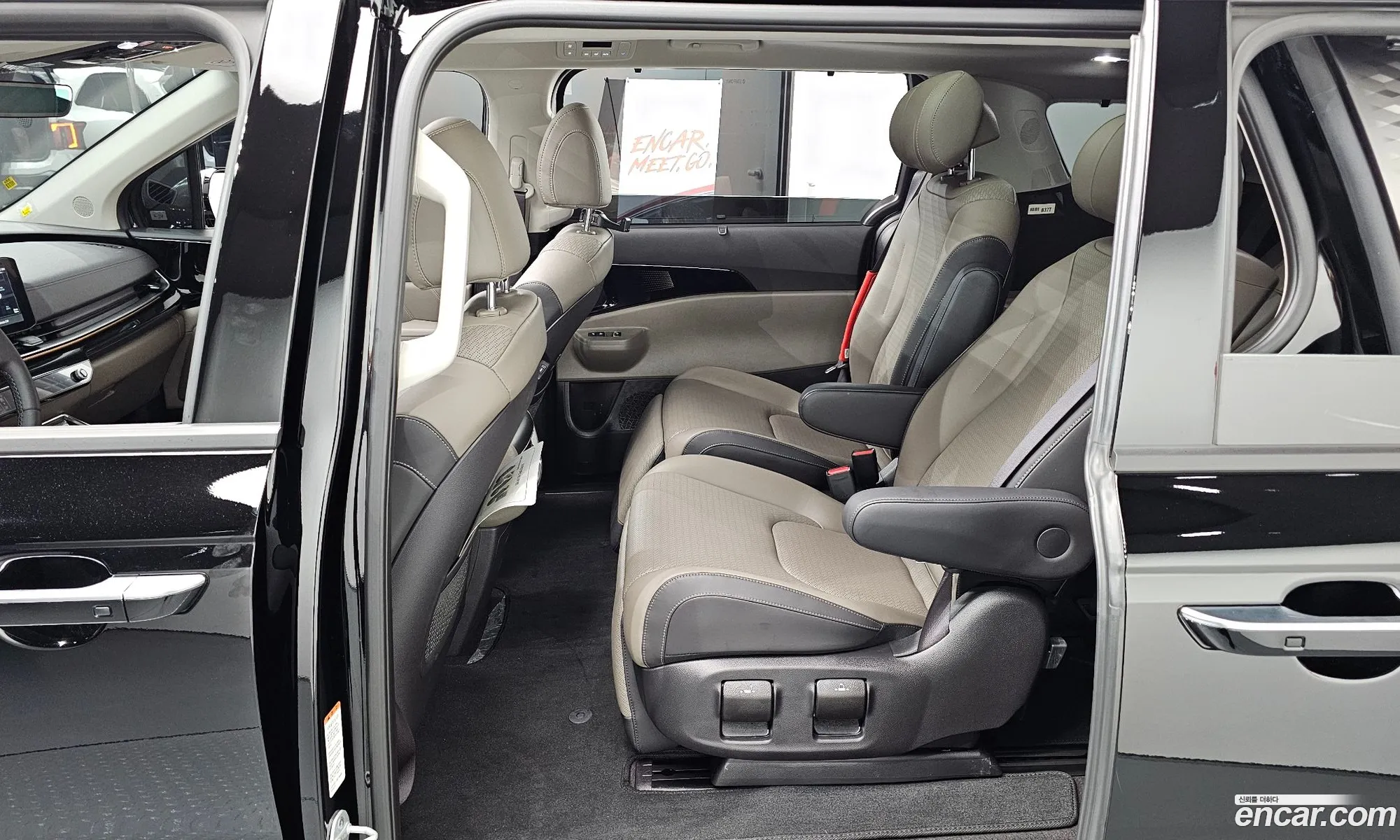 Kia Carnival 2024 KNANE81ABSS028288 — 32
