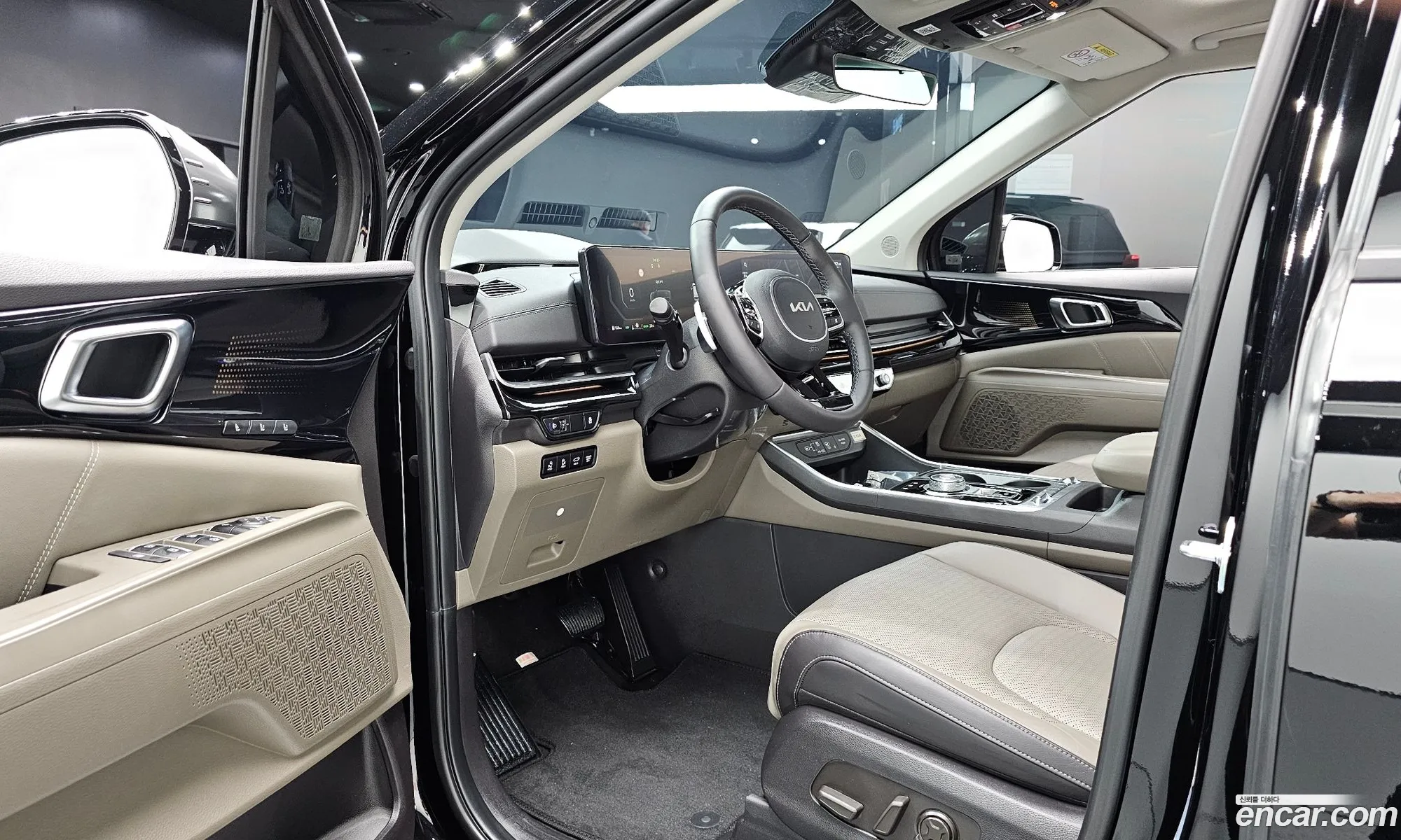 Kia Carnival 2024 KNANE81ABSS028288 — 17