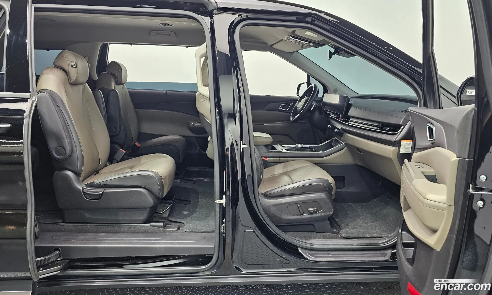Kia Carnival 2024 — 18