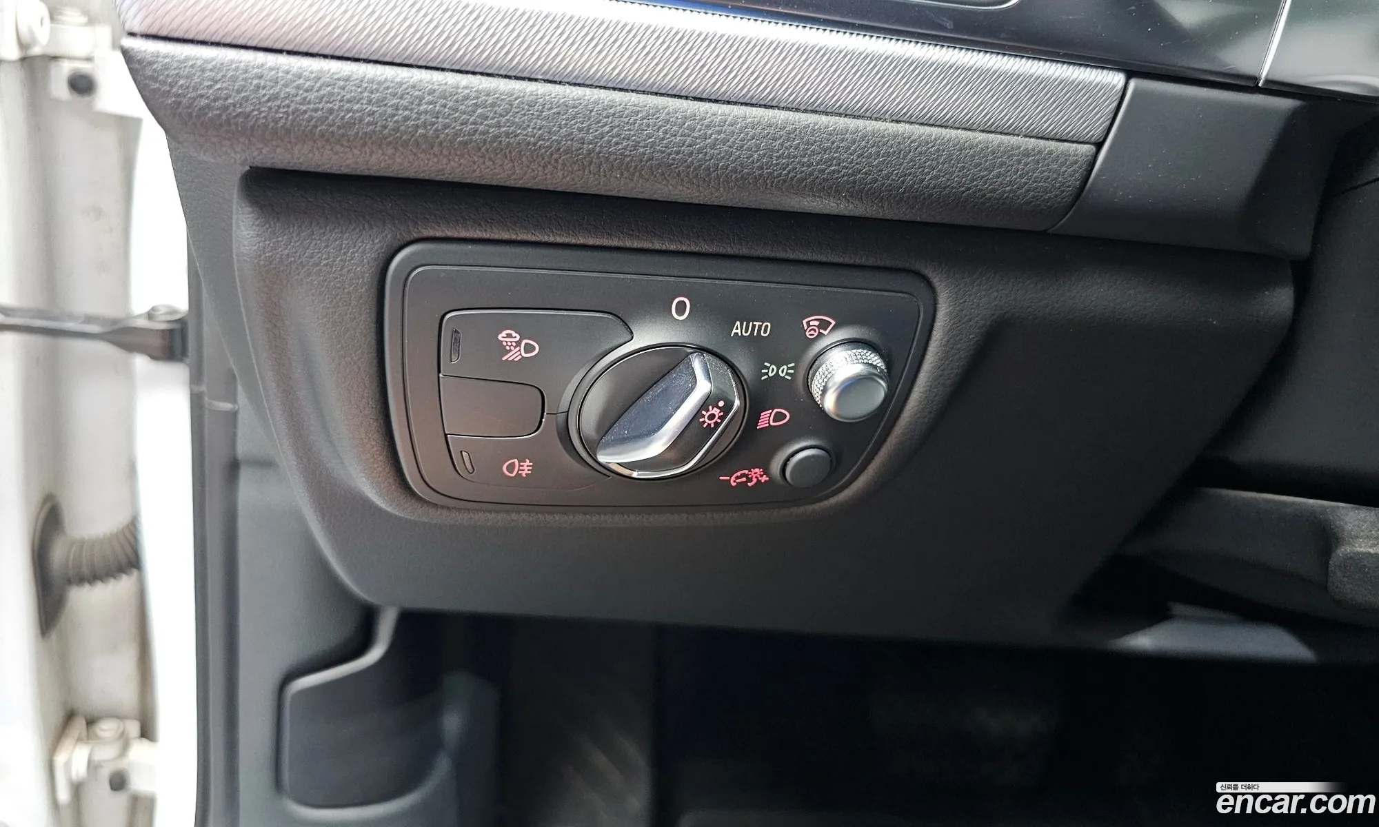 Audi A6 2018 WAUZZZ4G7JN075109 — 3